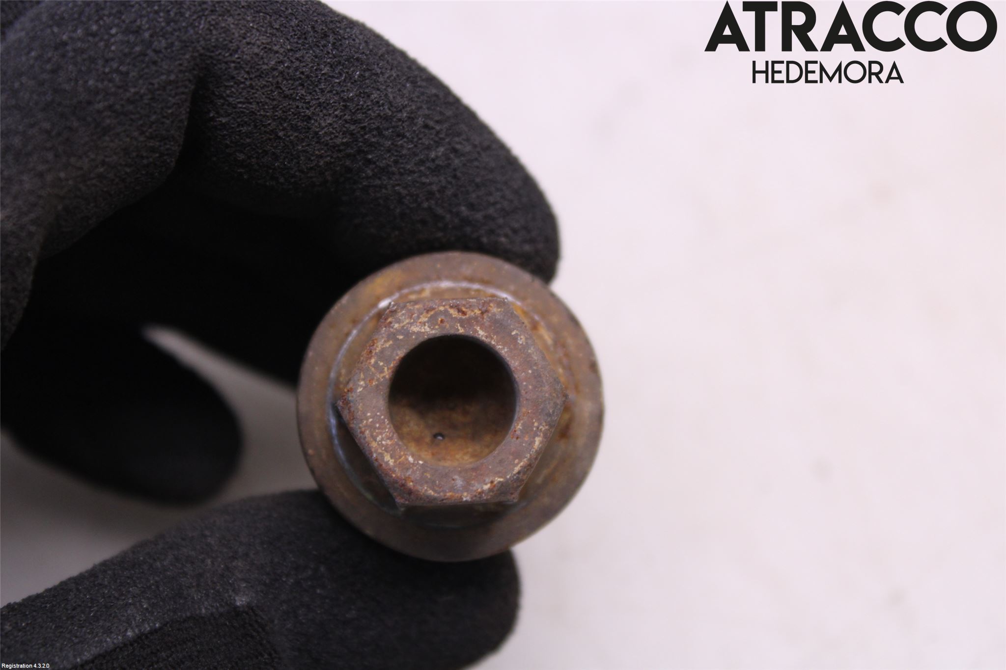 Opel VIVARO 15-19 Hjulmutter-Bult-Sats