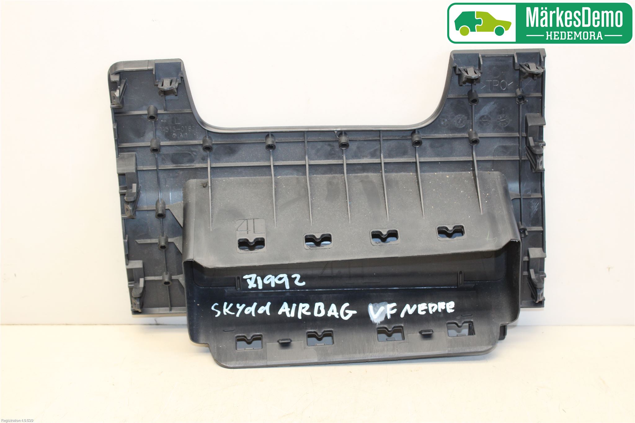 Toyota RAV4 13-18 Instrumentbräda Sparkskydd