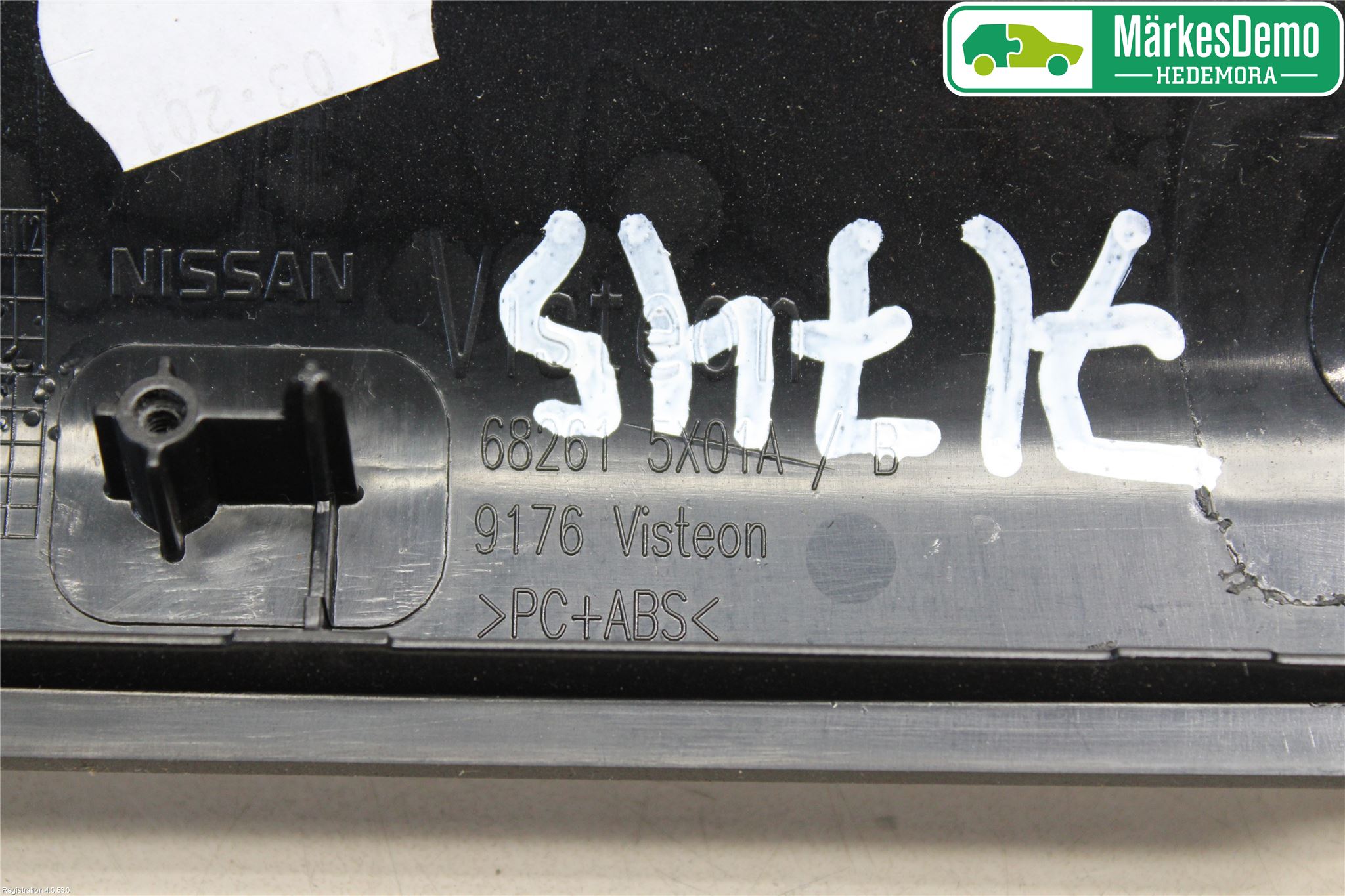 Nissan NAVARA 05-16 Instrument-Radio Sarg
