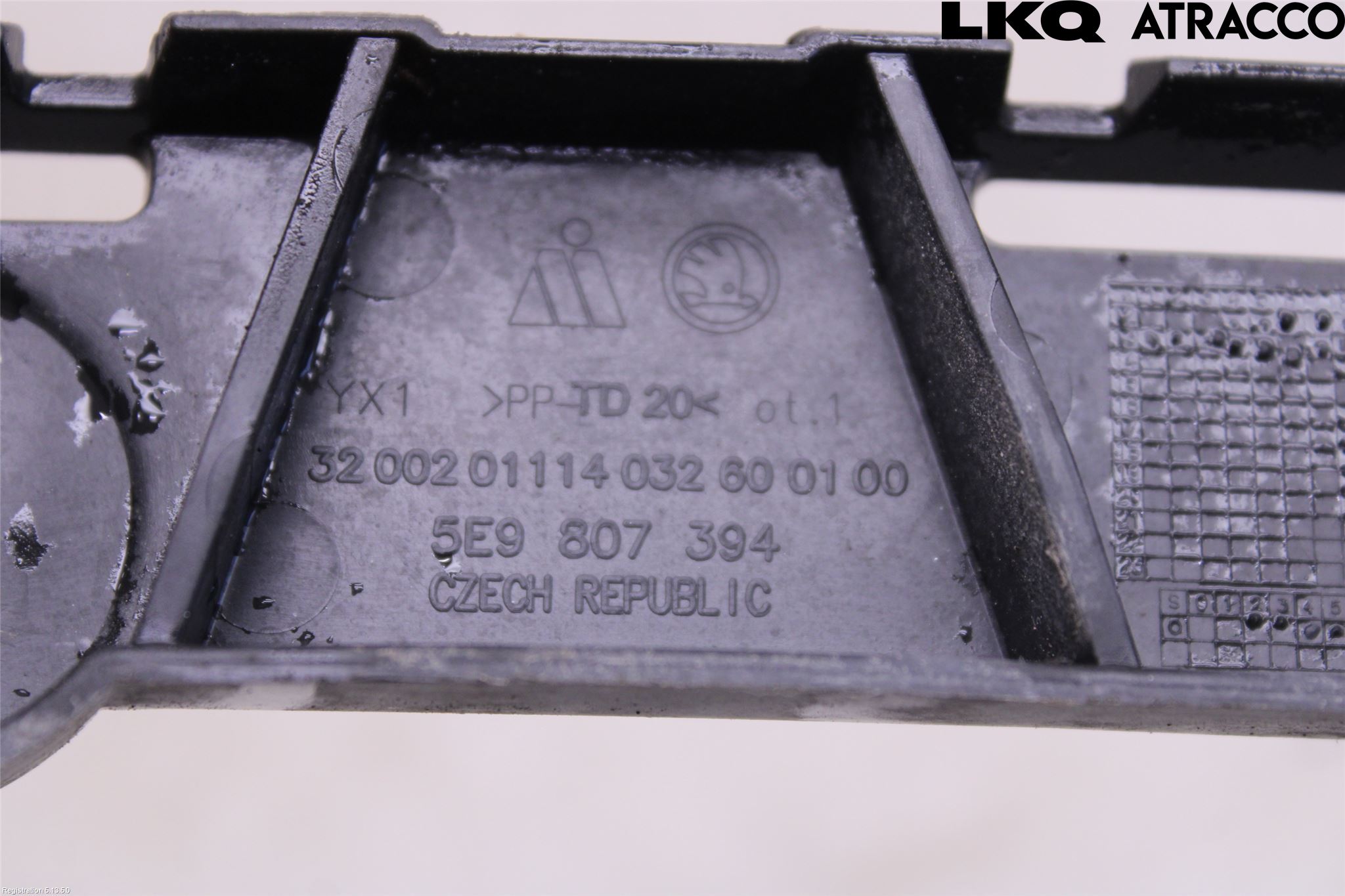 Skoda OCTAVIA (5E) 13-20 Stötfångarfäste Bak Hö