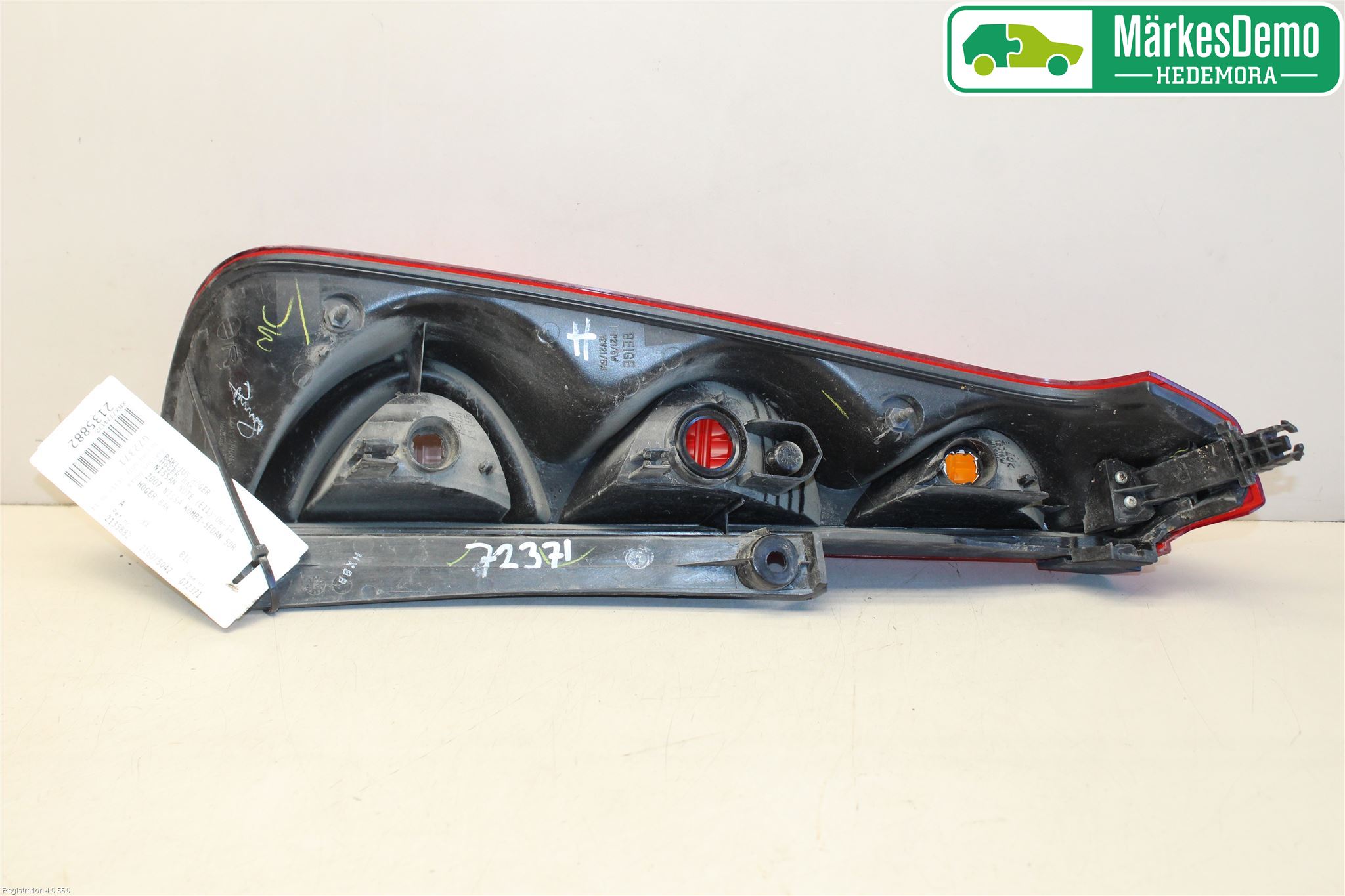 Nissan NOTE E11 06-14 Bakljus Höger