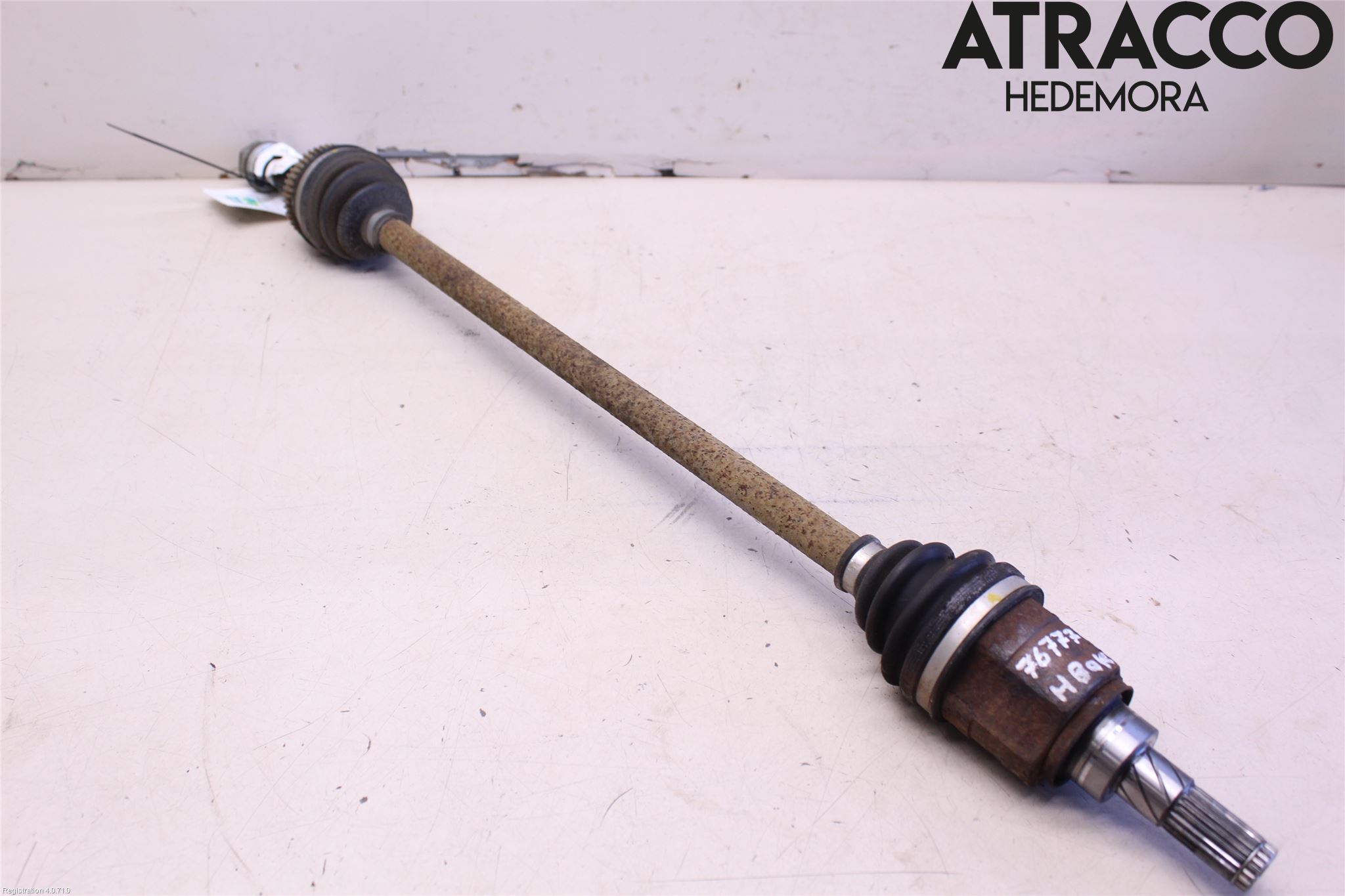 Nissan QASHQAI+2  08-10 Drivaxel Bak Höger