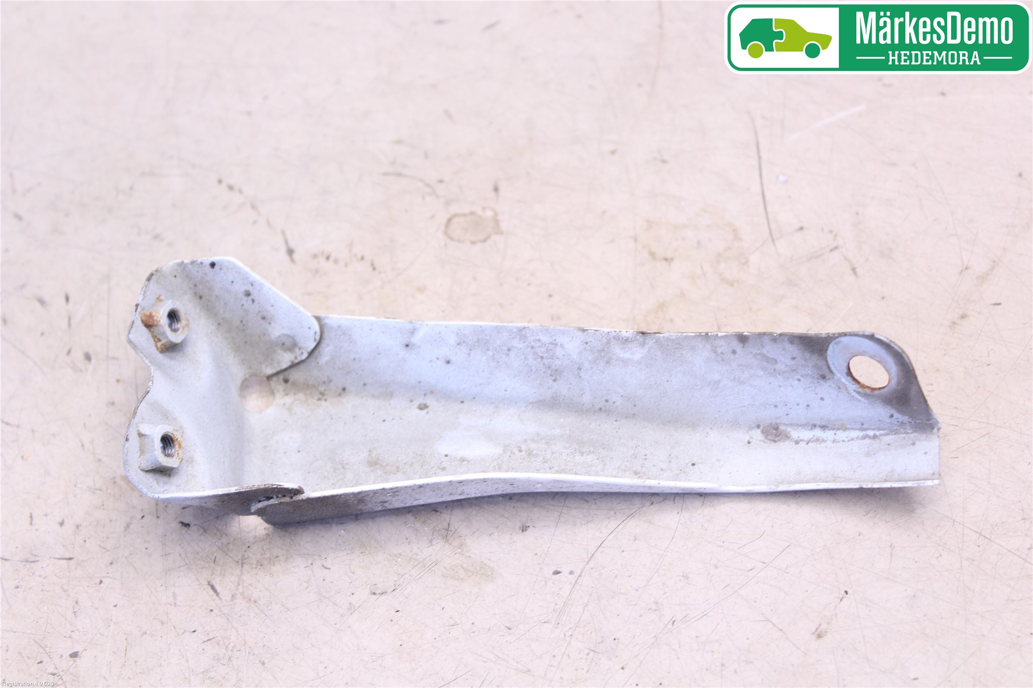 Mazda CX-7 Skärmfäste Fram Hö