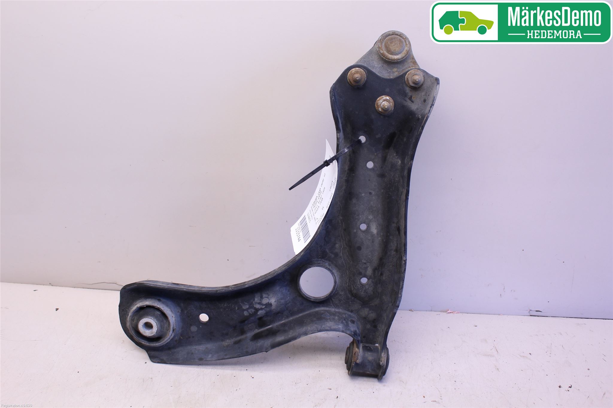 Skoda RAPID Bärarm Fram Undre Hö