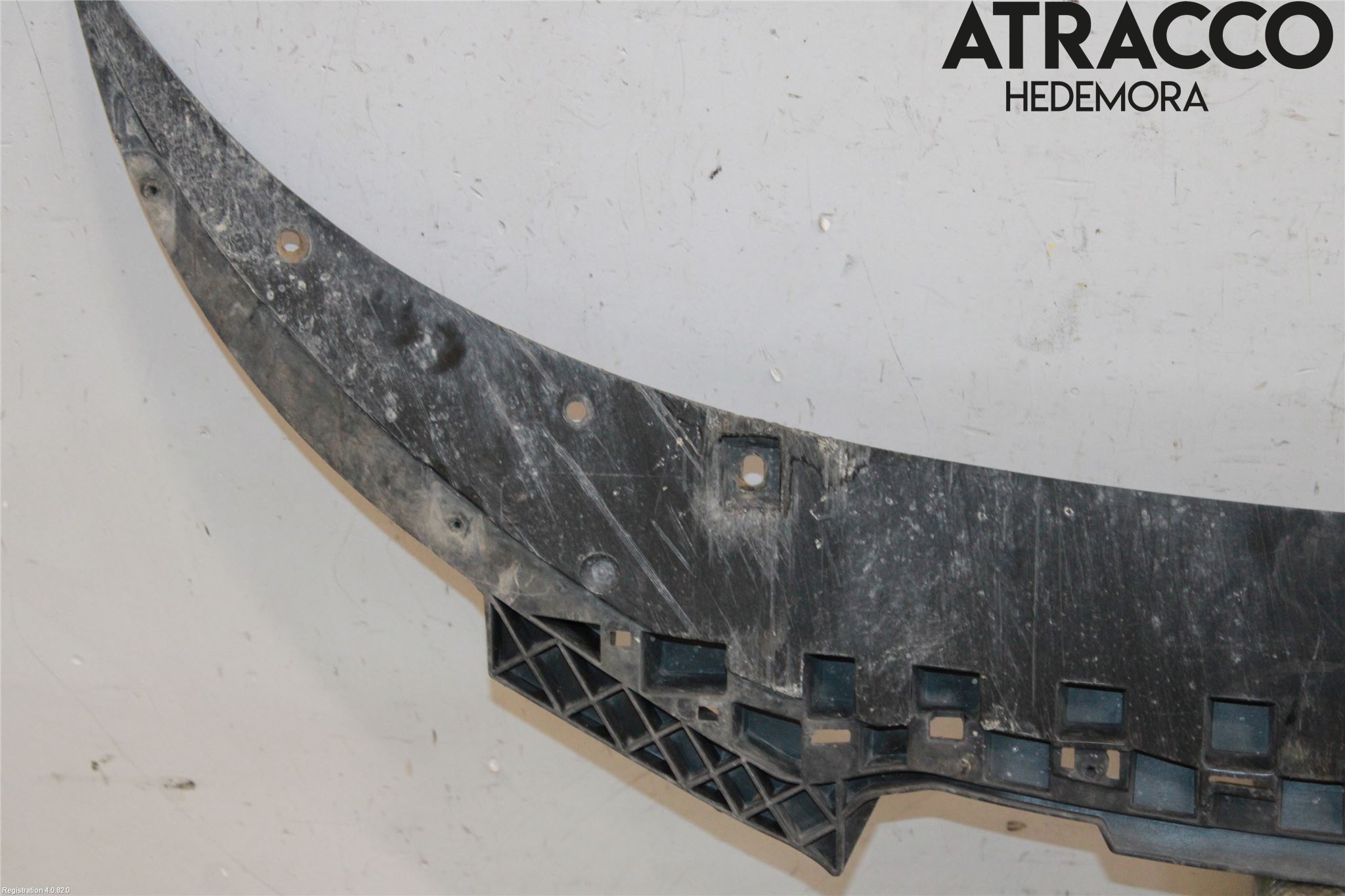 Audi A3/S3 05-13 Hasplåt Plåt-Plast