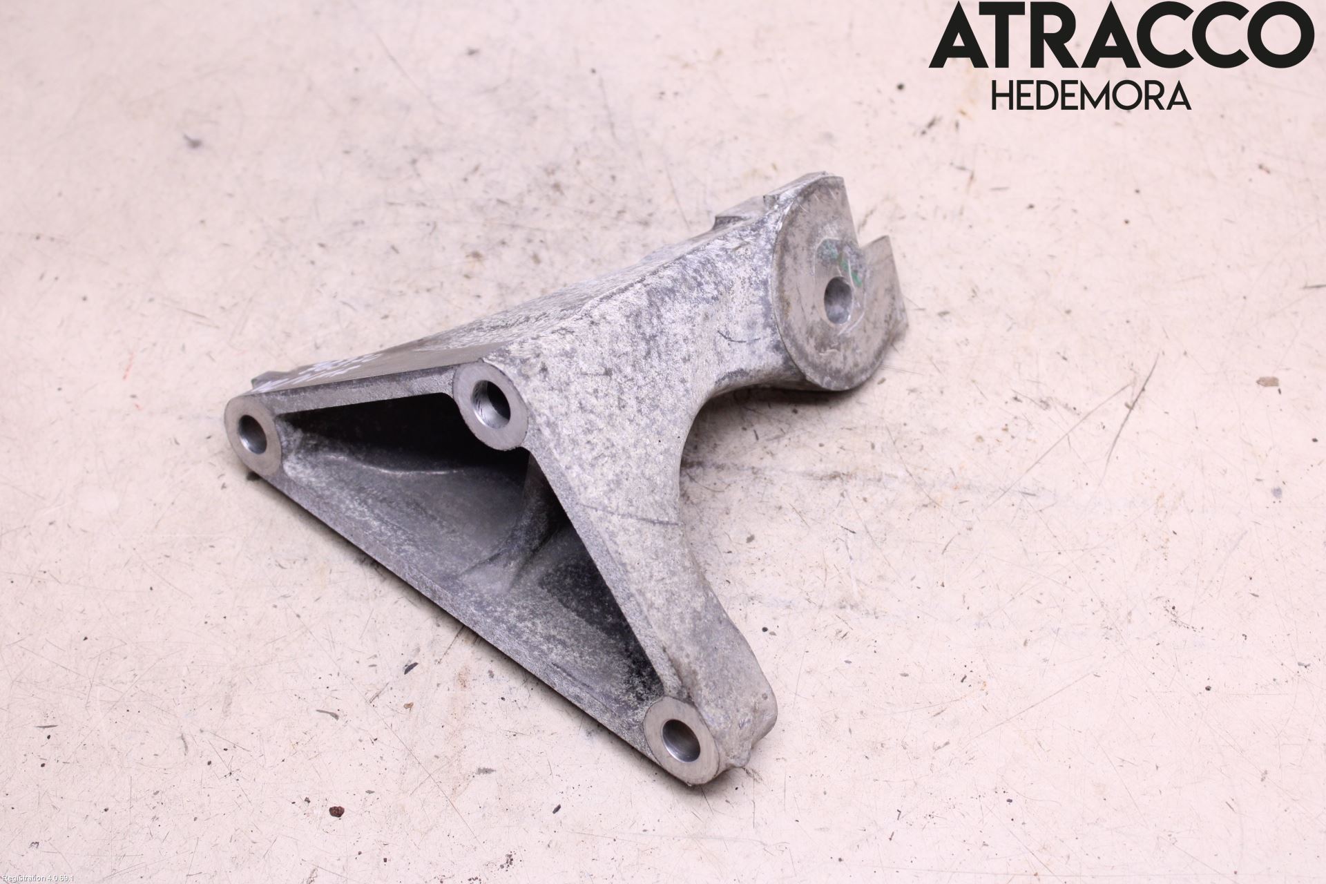 Subaru OUTBACK 10-15 Motorfäste