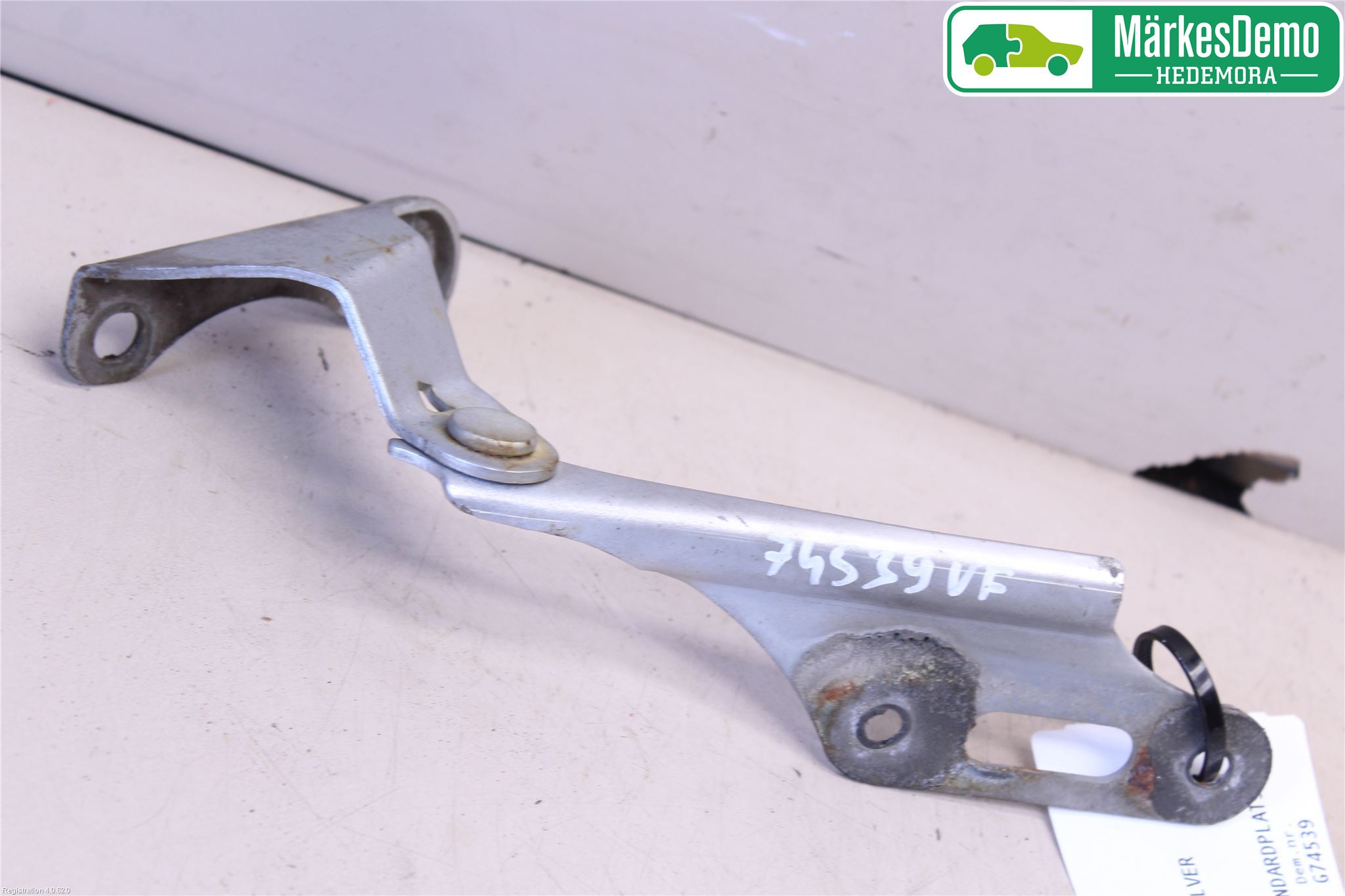 Honda CR-V 02-06 Huvgångjärn