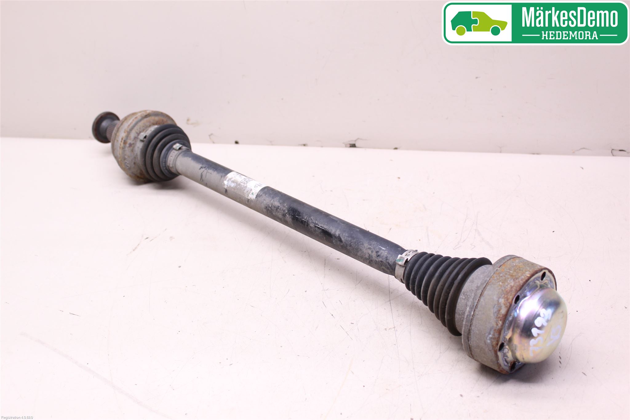 Audi A4/S4 B9 16-19 Drivaxel Bak Vänster