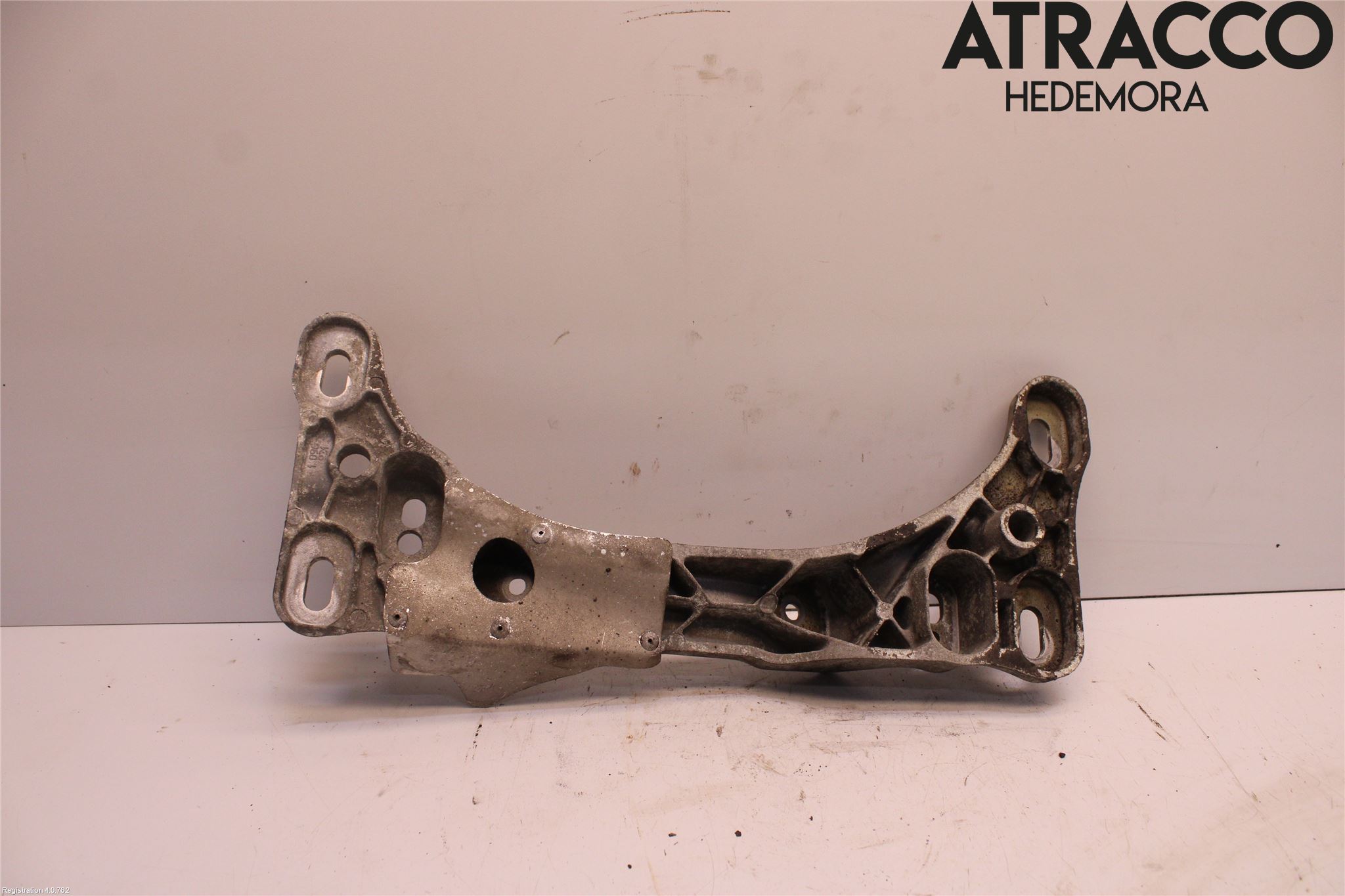 BMW 3 E46      98-05 Växellådsbalk