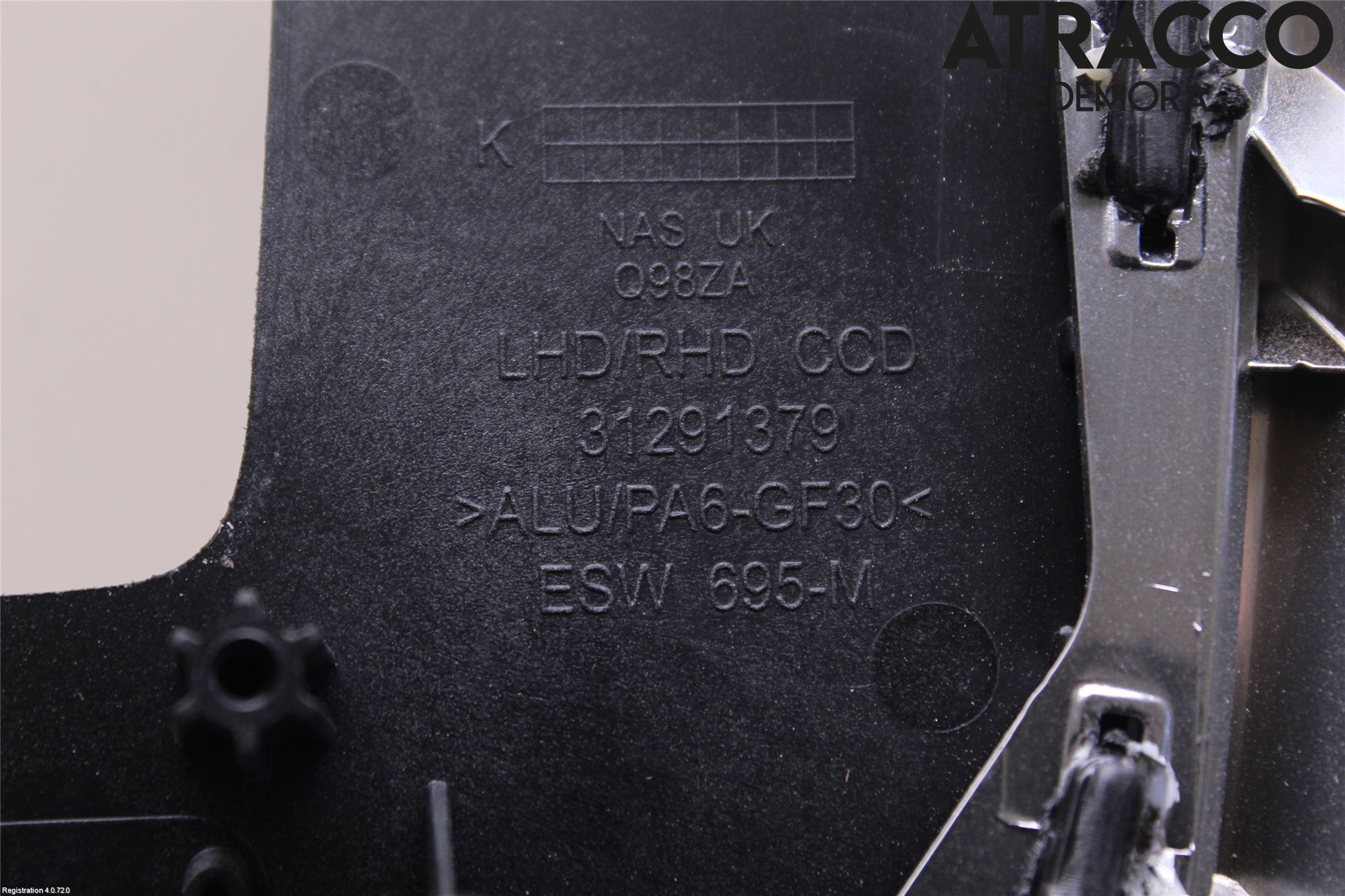 Volvo XC70 08-13 Instrument-Radio Sarg