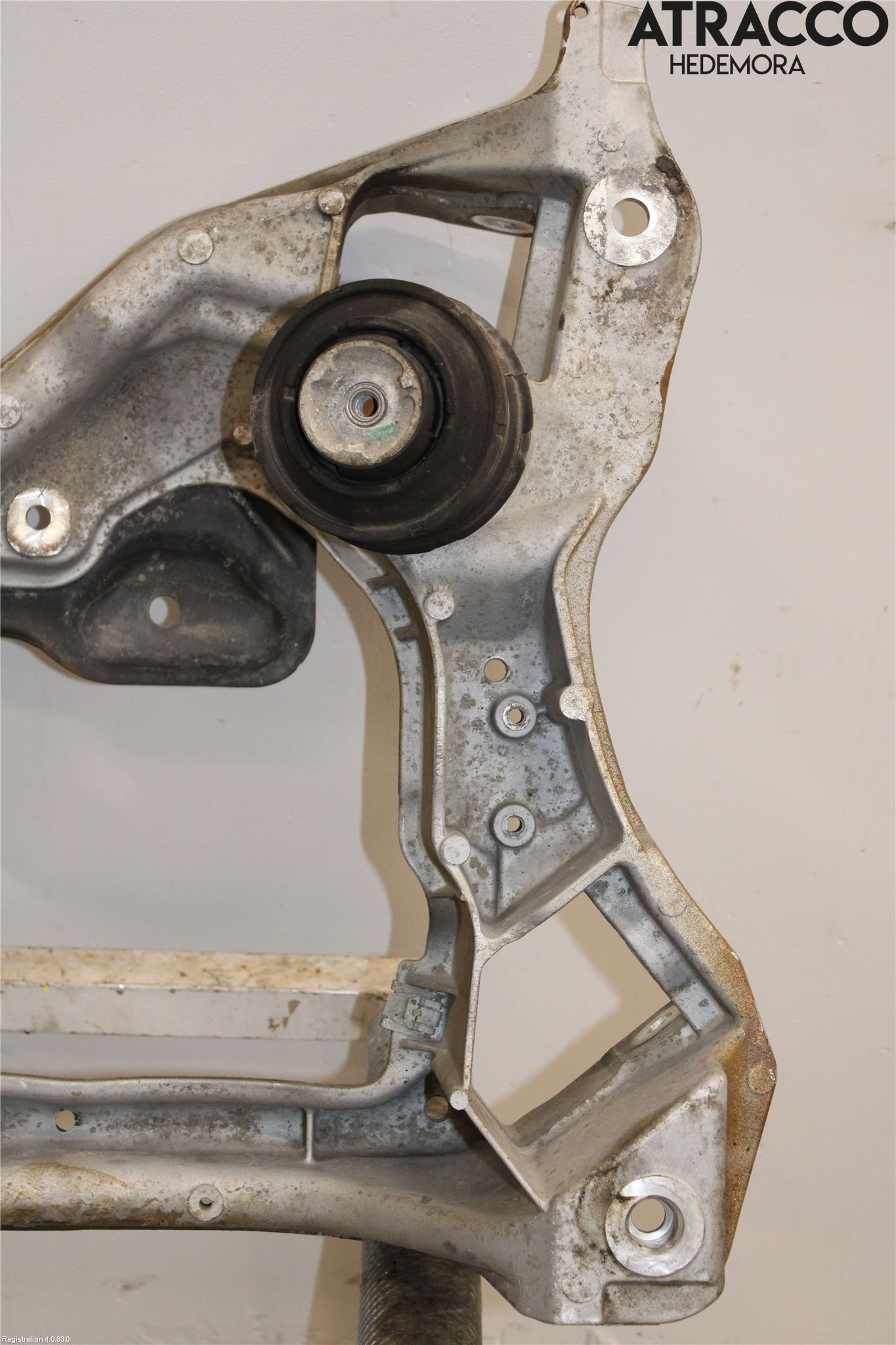 Mercedes-Benz MB C (203) 00-07 Framvagnsbalk