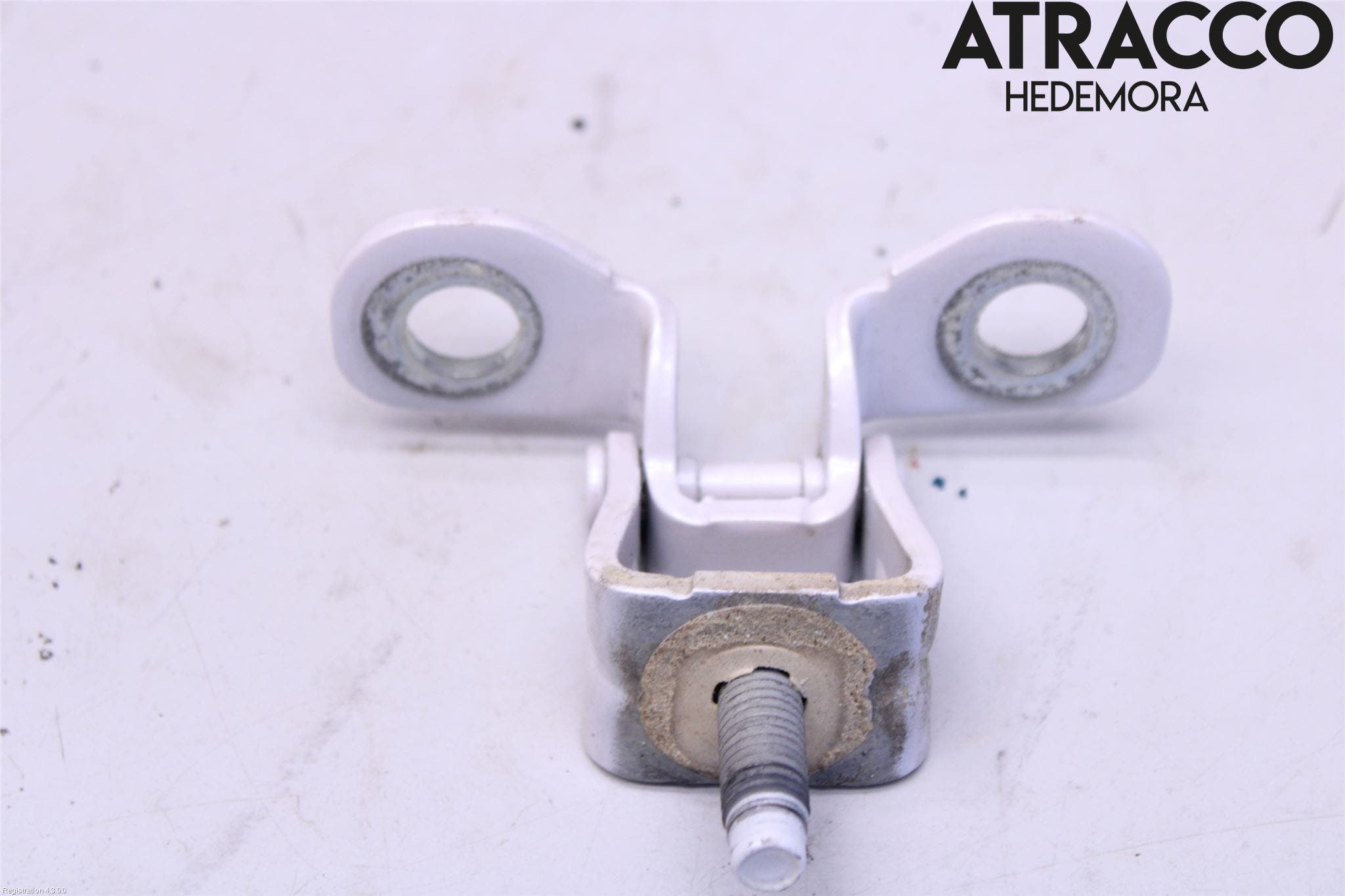 Ford KUGA 13-16 Bakluckegångjärn Vä