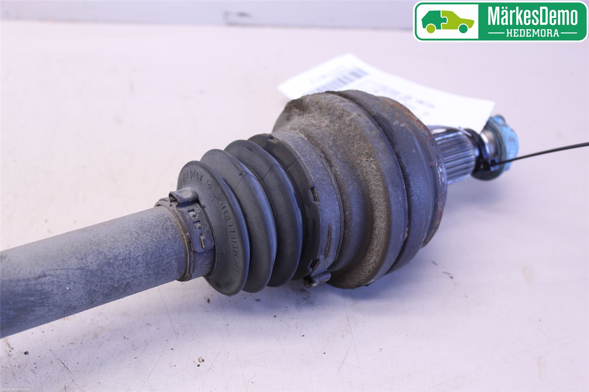 Mercedes-Benz MB C-KLASS (W205) 14-21 Drivaxel Bak Vänster