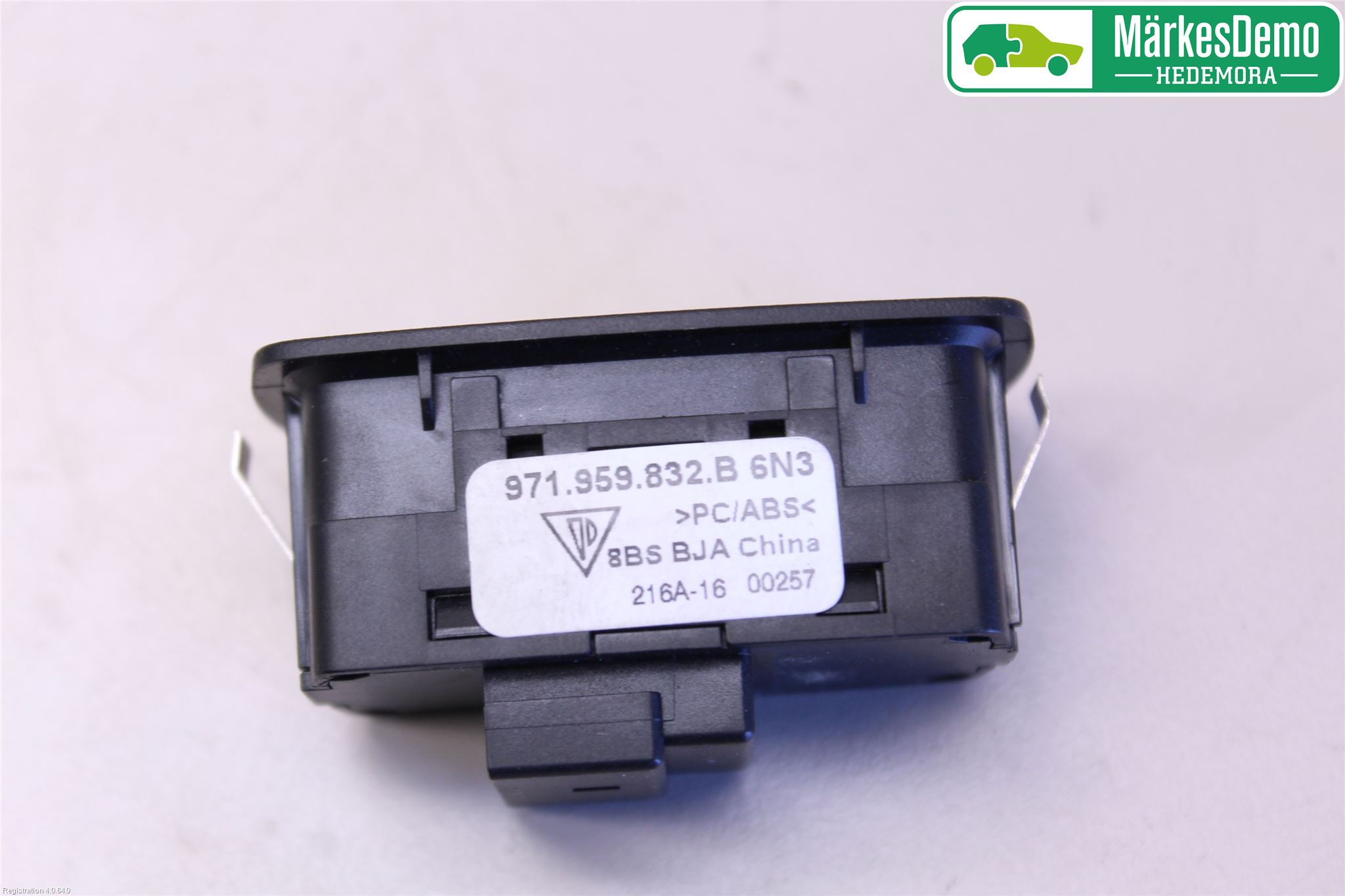 Porsche PANAMERA 09- Strömställare Baklucka