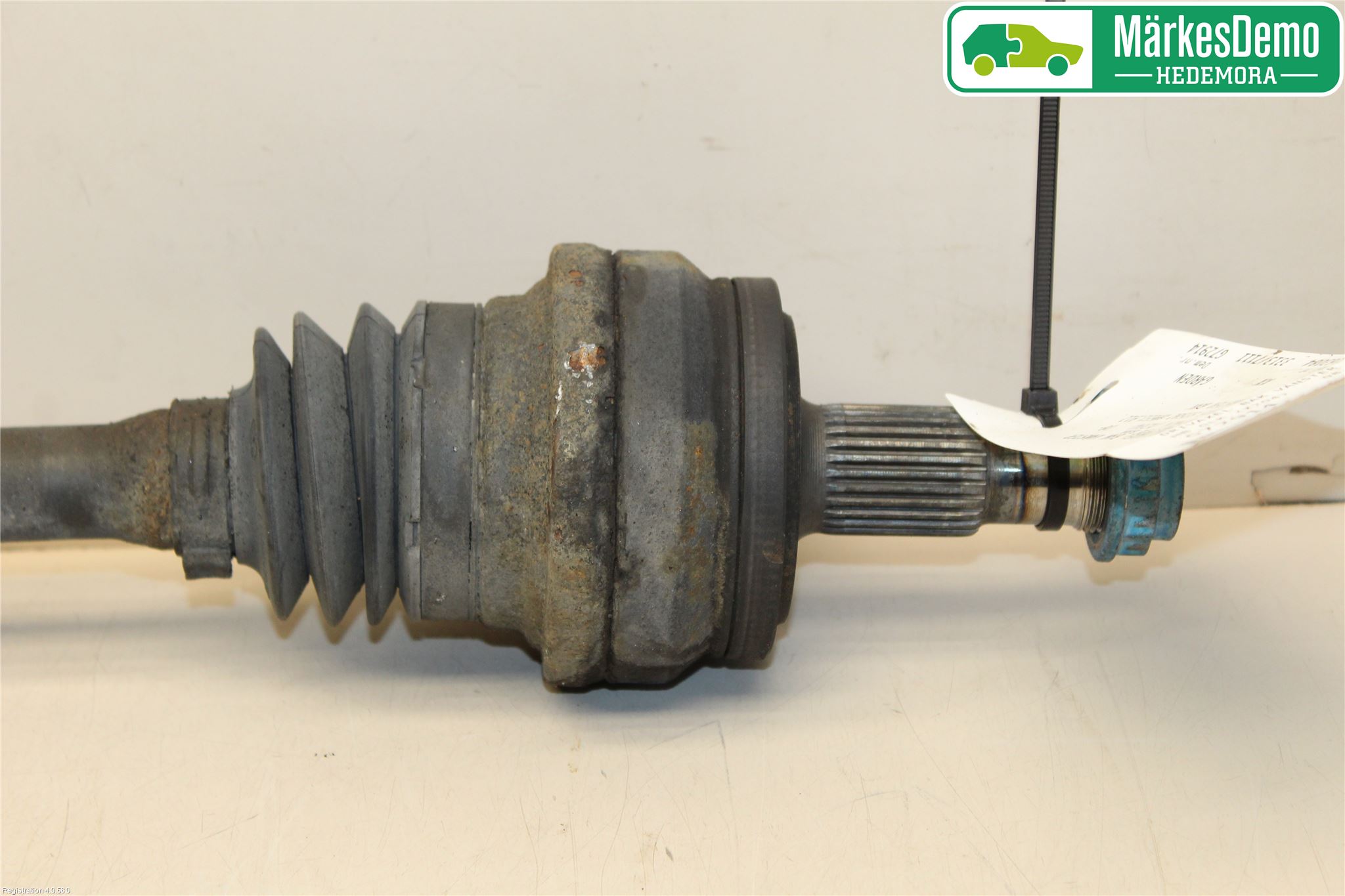 Mercedes-Benz MB GLK-KLASS (X204) 08-16 Drivaxel Bak Vänster