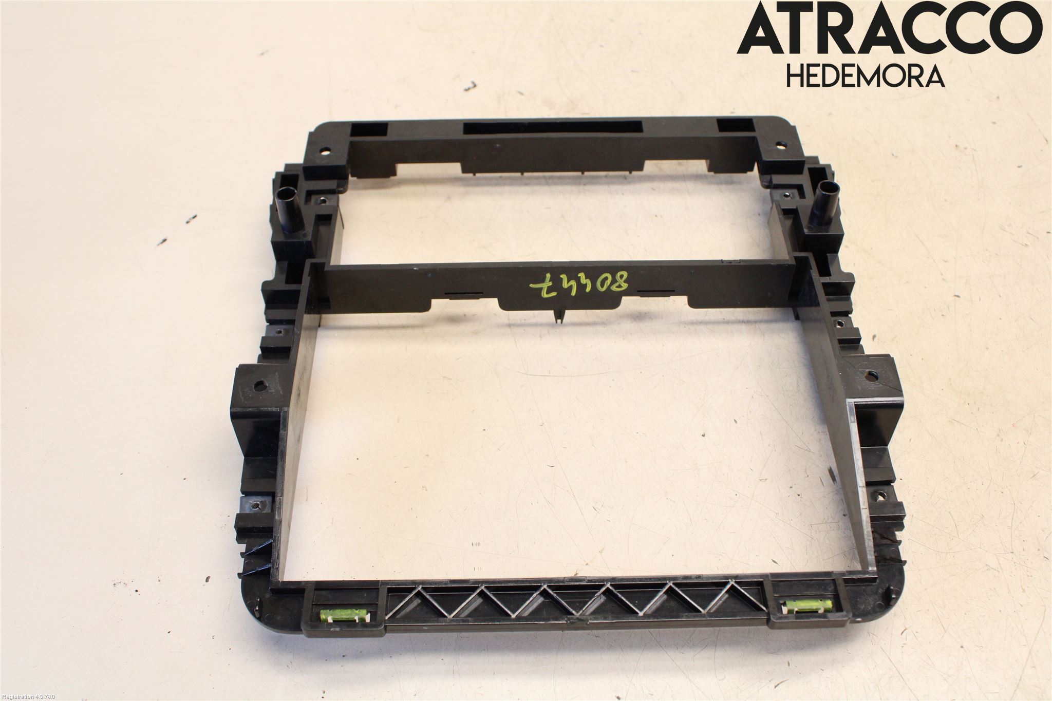 Volkswagen VW TOURAN 10-15 Instrument-Radio Sarg