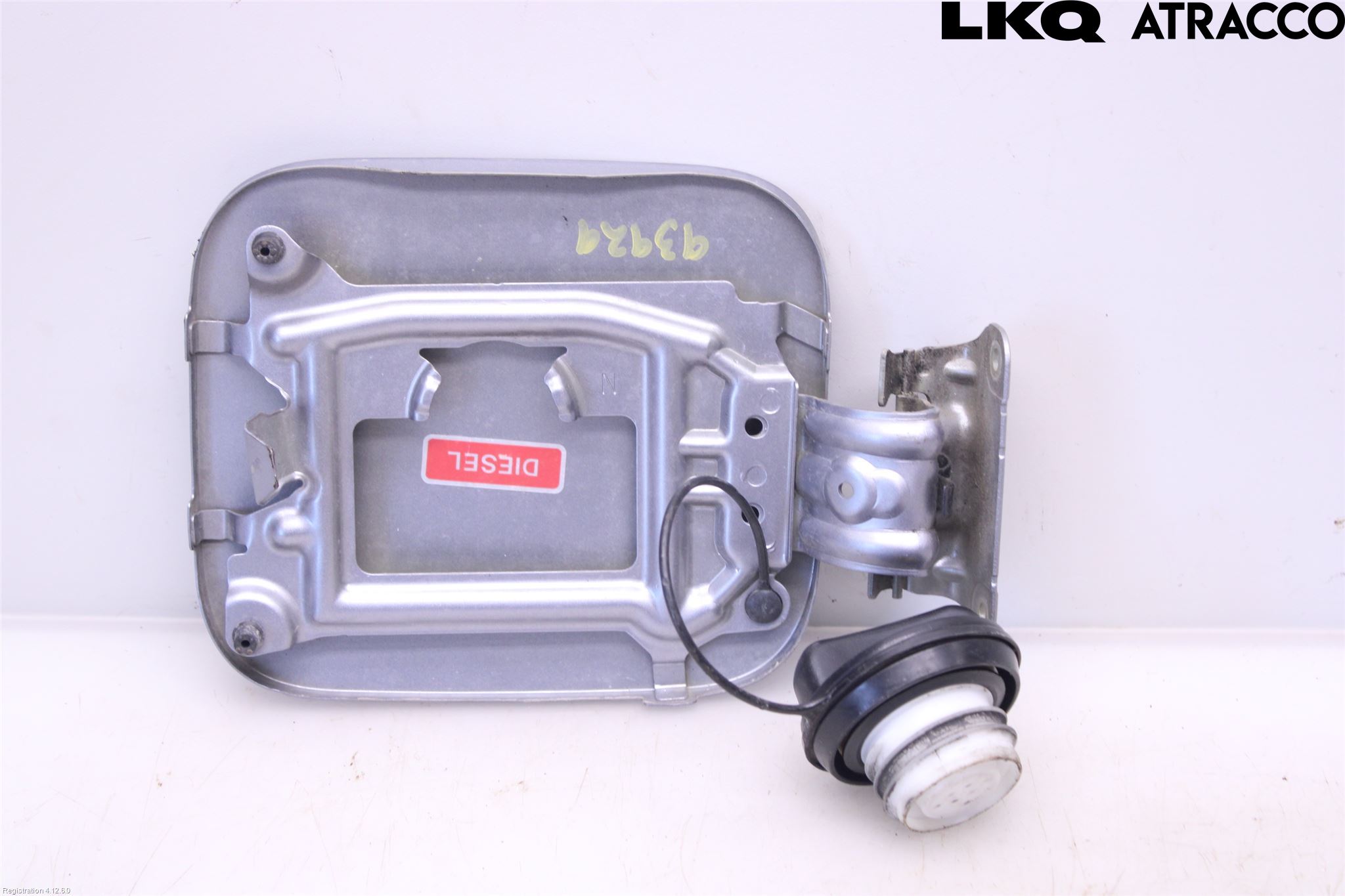 Nissan QASHQAI+2  10-14 Tanklucka