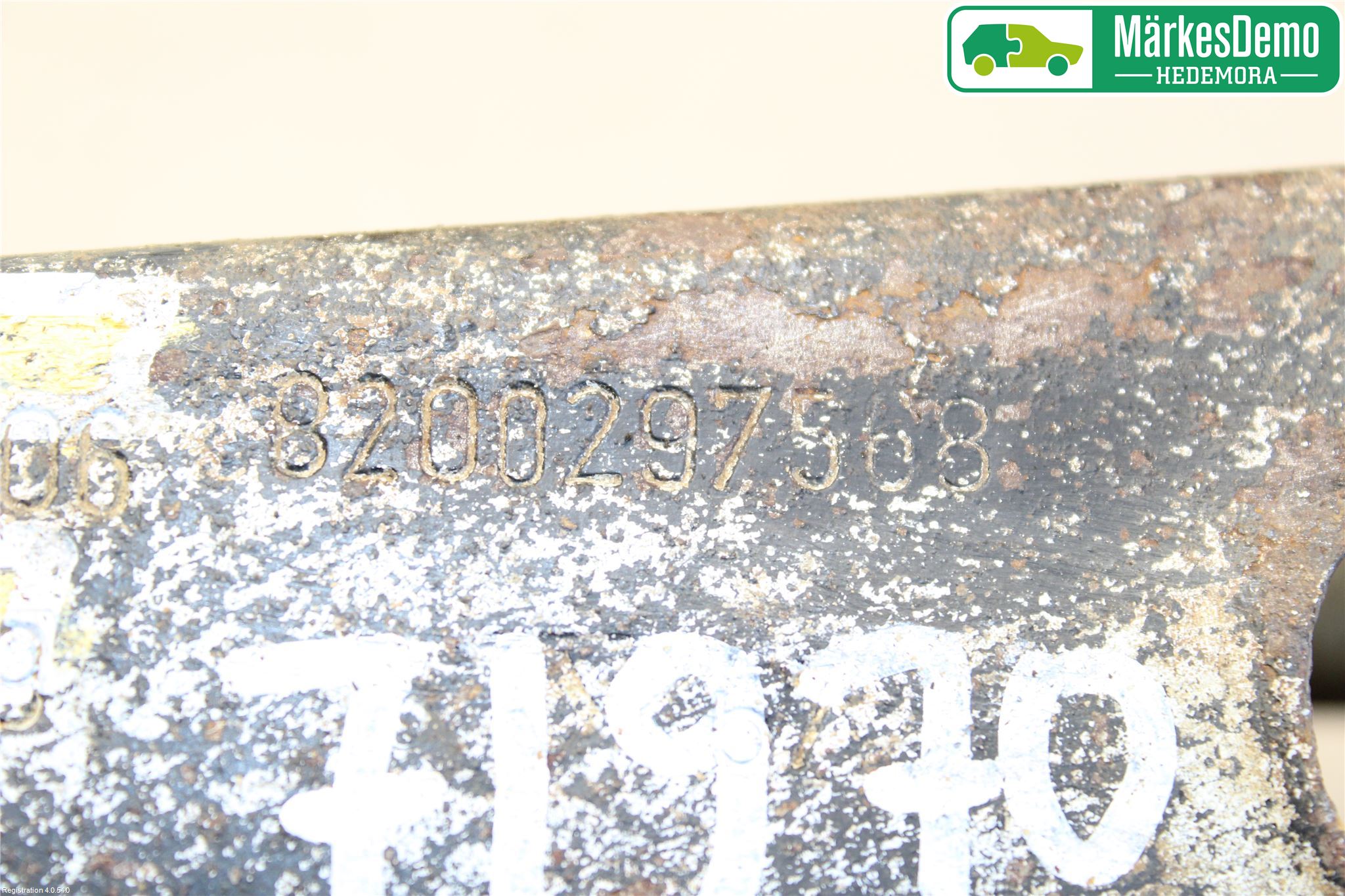 Renault MASTER III  04-10 Stötfångarbärjärn Fram