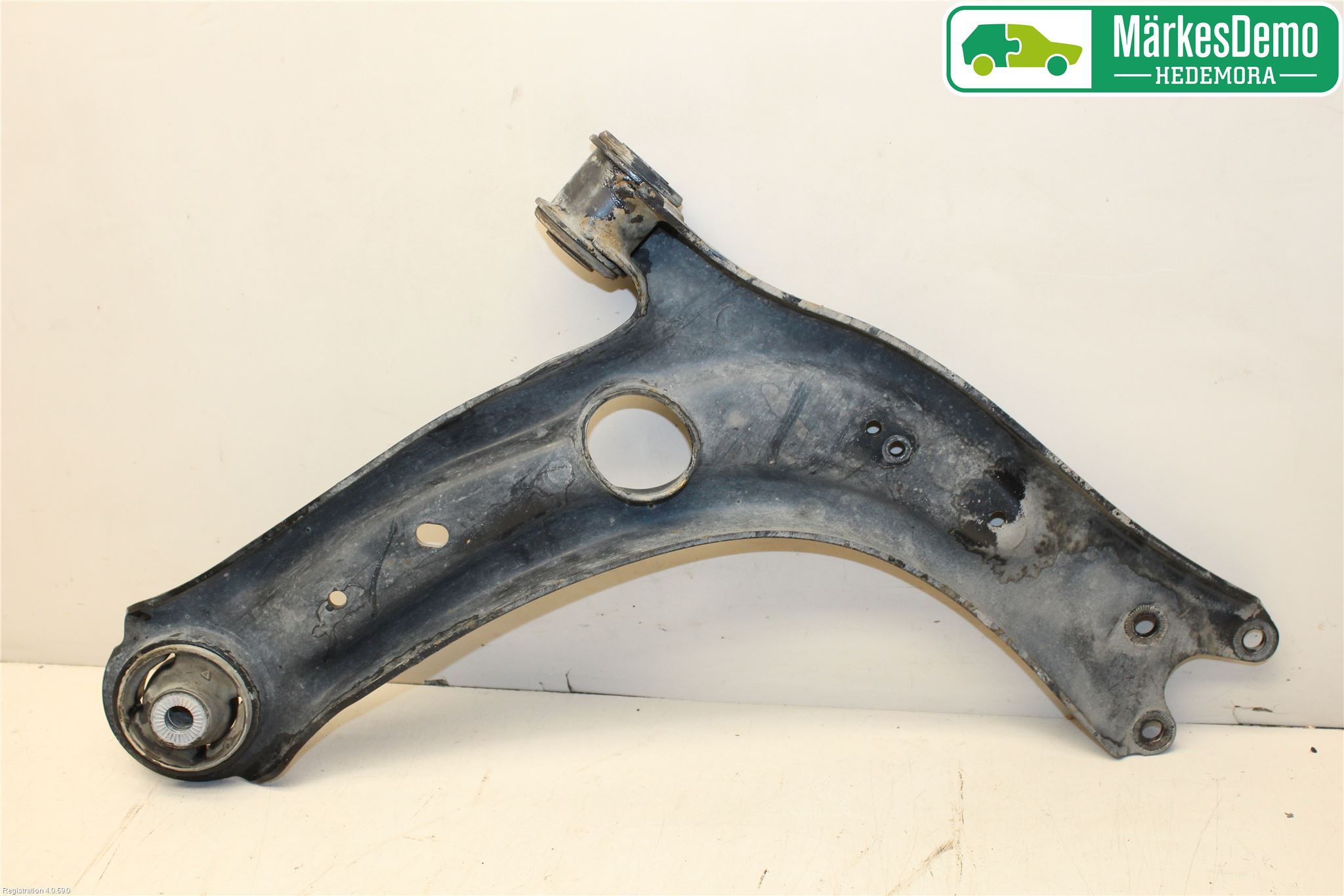 Volkswagen VW PASSAT 15-19 Bärarm Fram Undre Vä