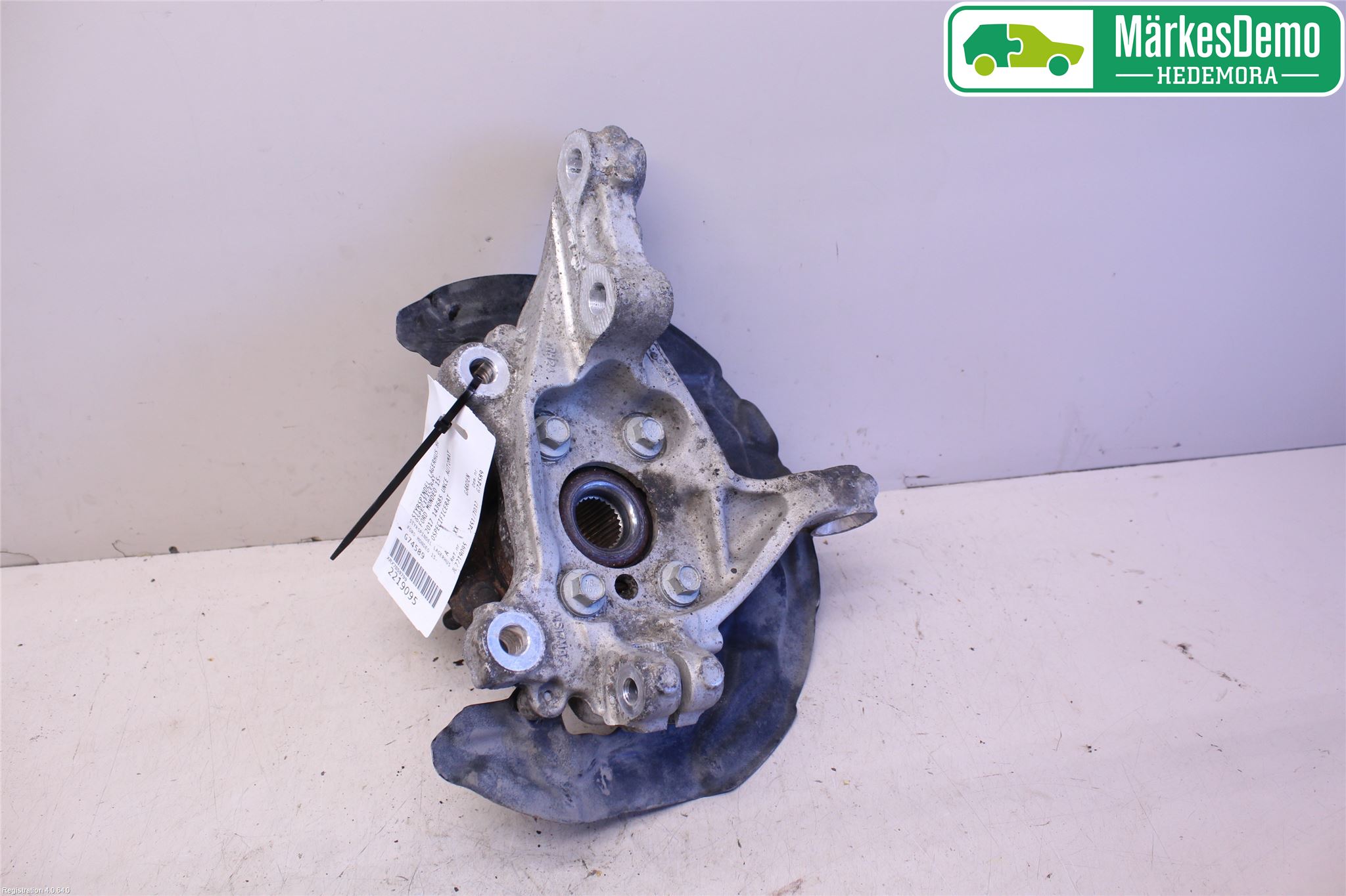 Ford MONDEO 15-22 Styrspindel Lagerhus Hö