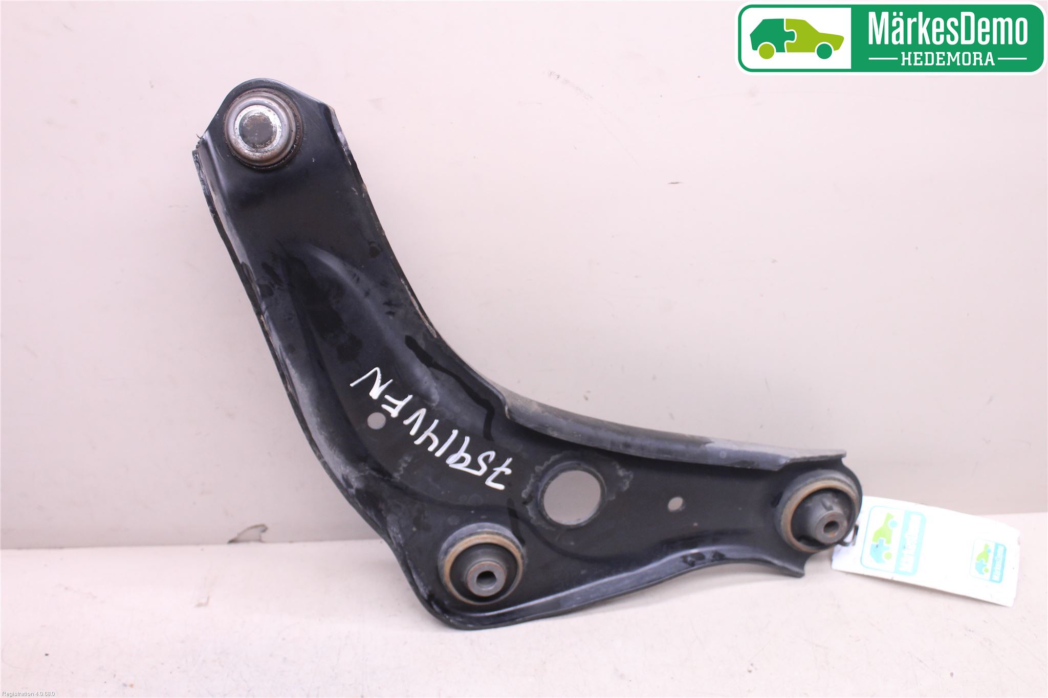 Nissan QASHQAI 14-17 Bärarm Fram Undre Vä