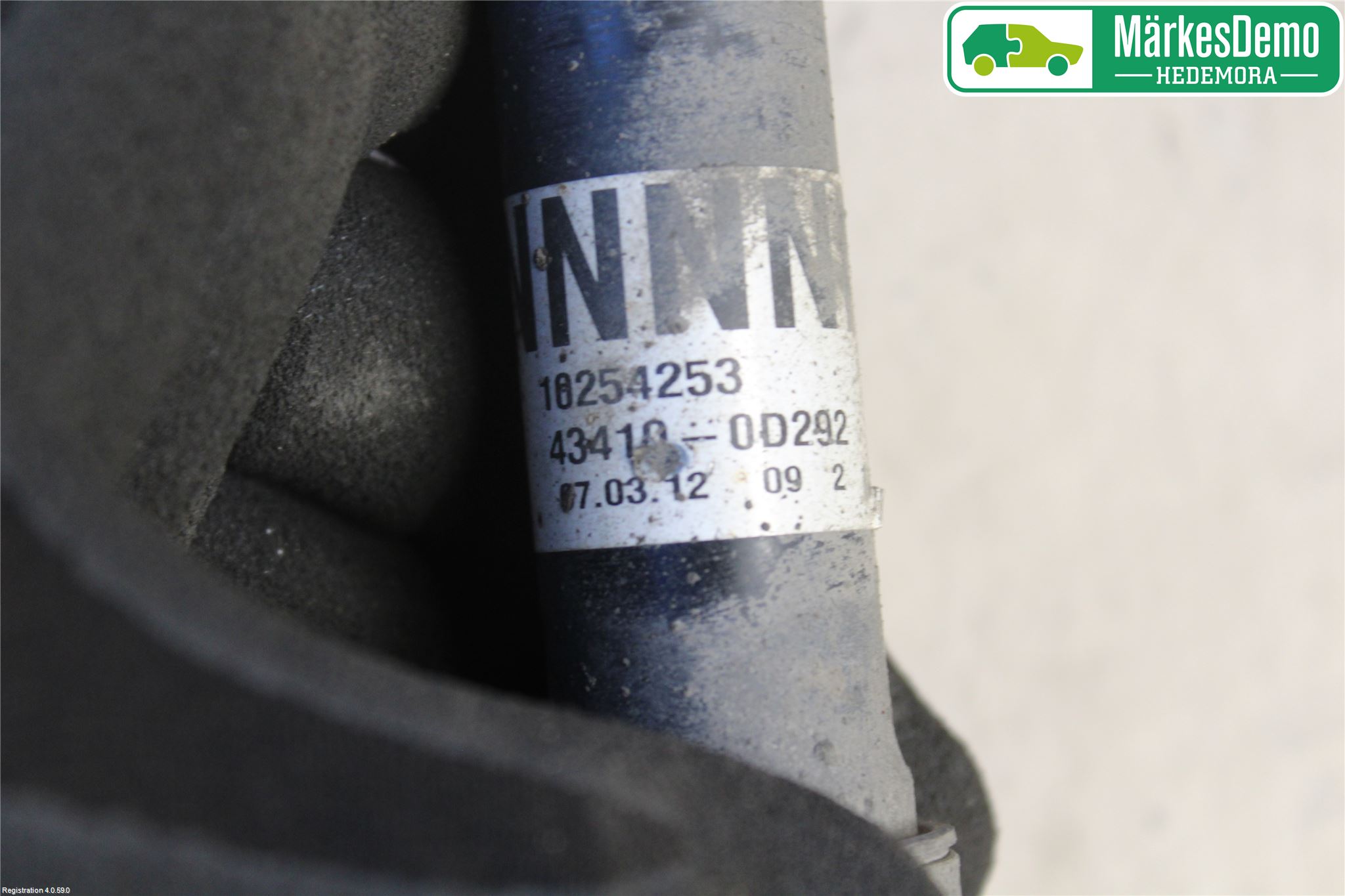 Toyota YARIS XP130 12-14 Drivaxel Fram Höger