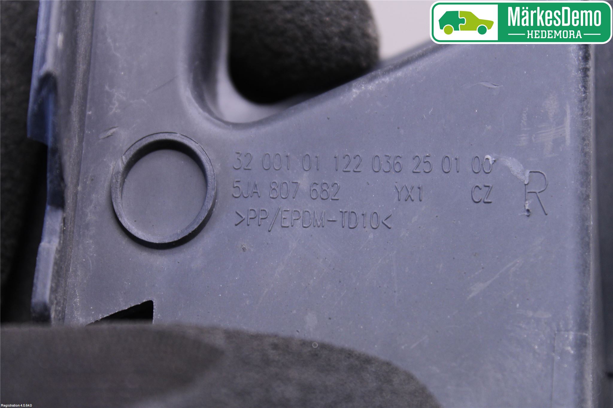 Skoda RAPID Dimljussarg Fram