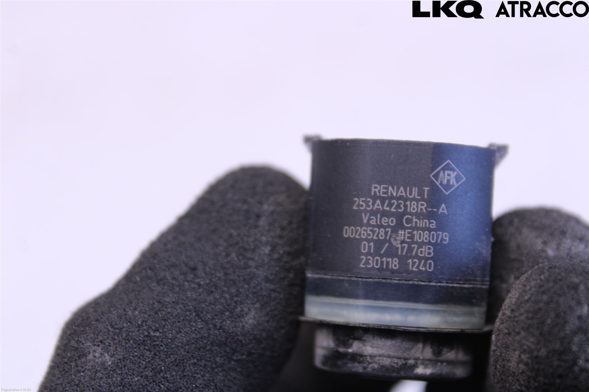 Dacia DUSTER 10-17 Parkeringshjälp Backsensor