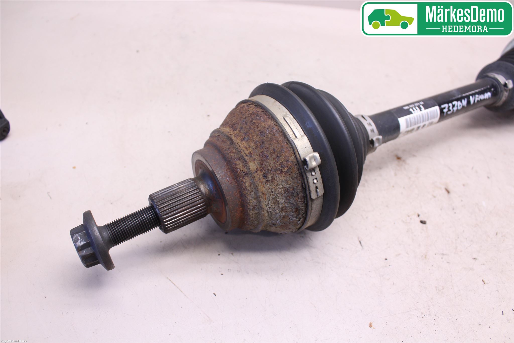 Volkswagen VW GOLF VI 09-13 Drivaxel Fram Vänster