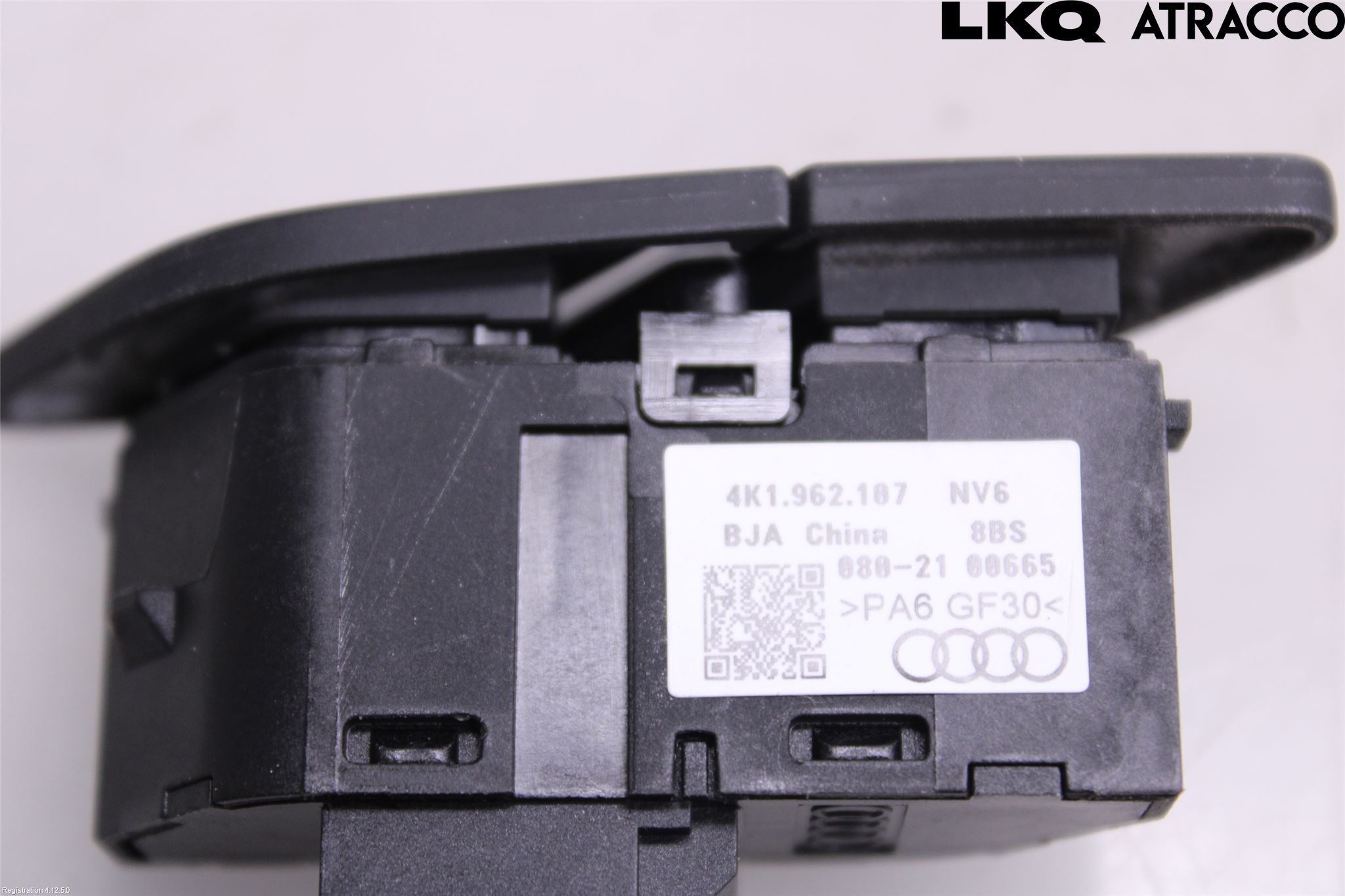 Audi A6 F2/C8 19- Strömställare Centrallås