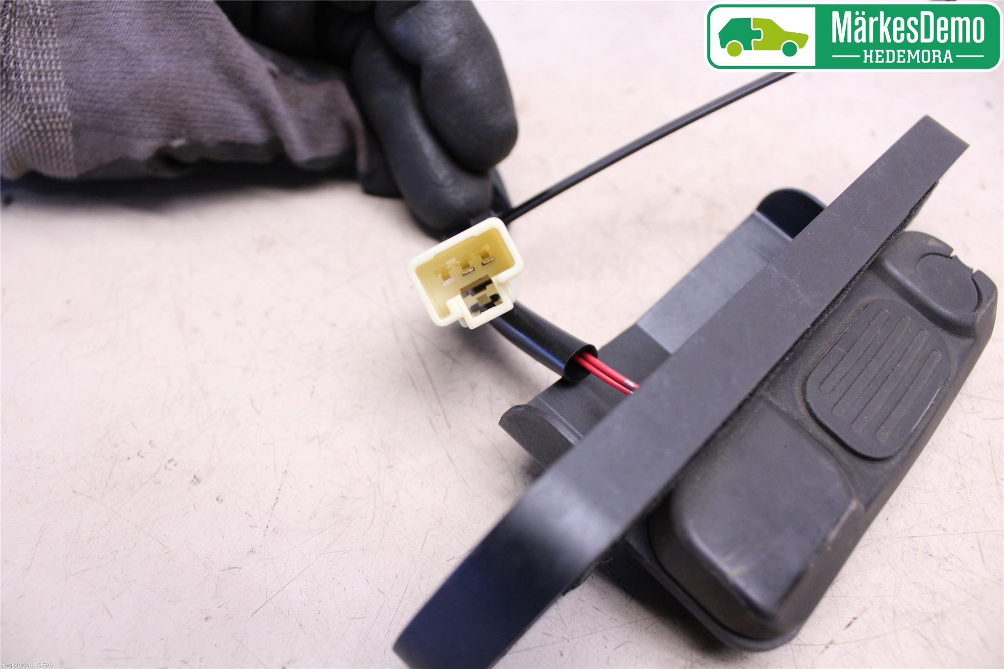 Mitsubishi OUTLANDER 07-12 Bakluckehandtag