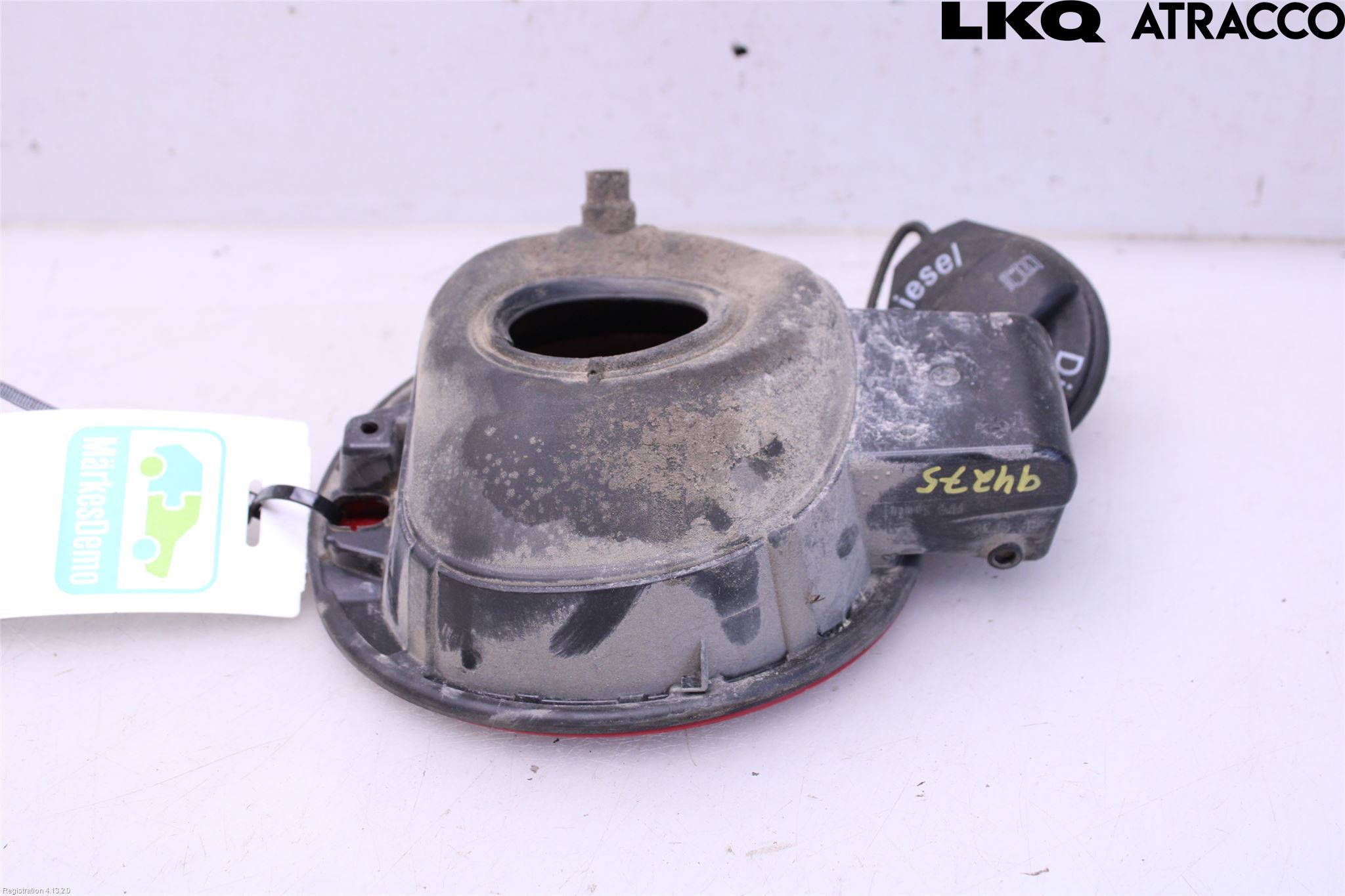 Volkswagen VW PASSAT 11-14 Tanklucka