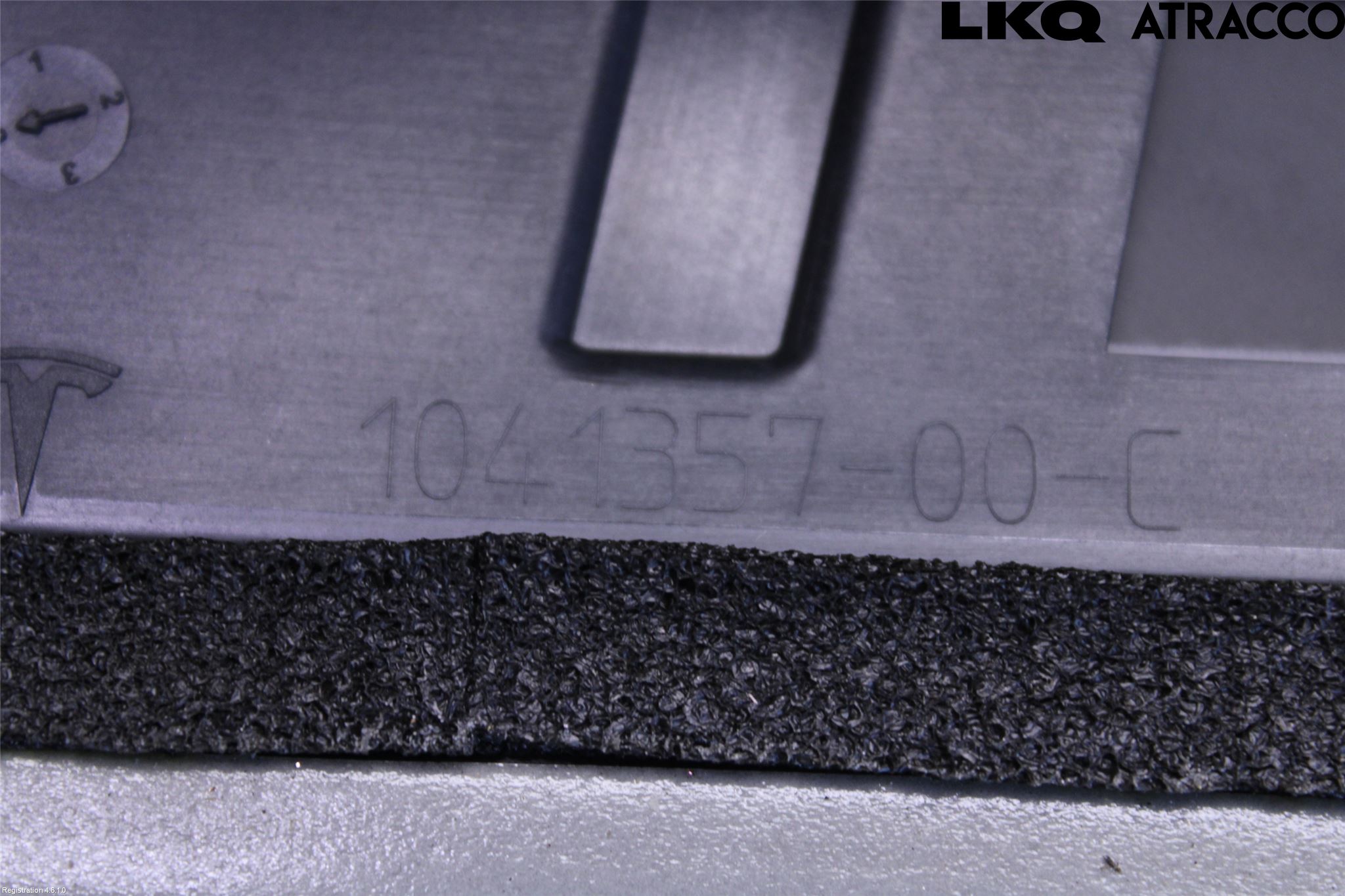 Tesla MODEL X 16- Inr Plastd A-B-C Stolpe