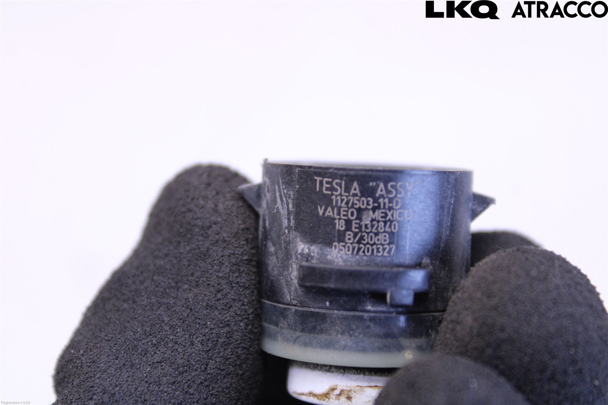 Tesla MODEL 3 17- Parkeringshjälp Backsensor