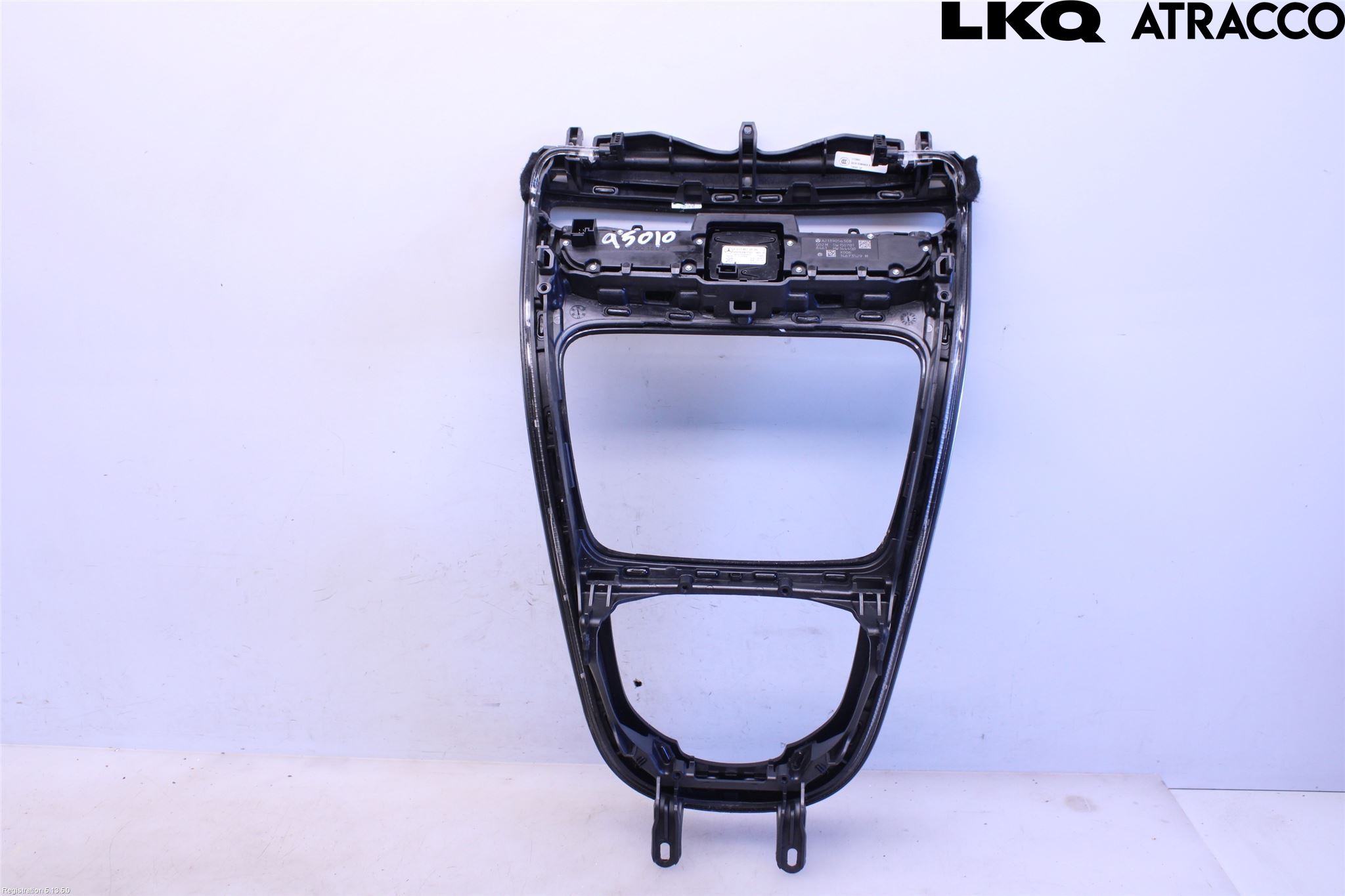 Mercedes-Benz MB E-KLASS (W213) 16-23 Instrumentkonsoll Mitt