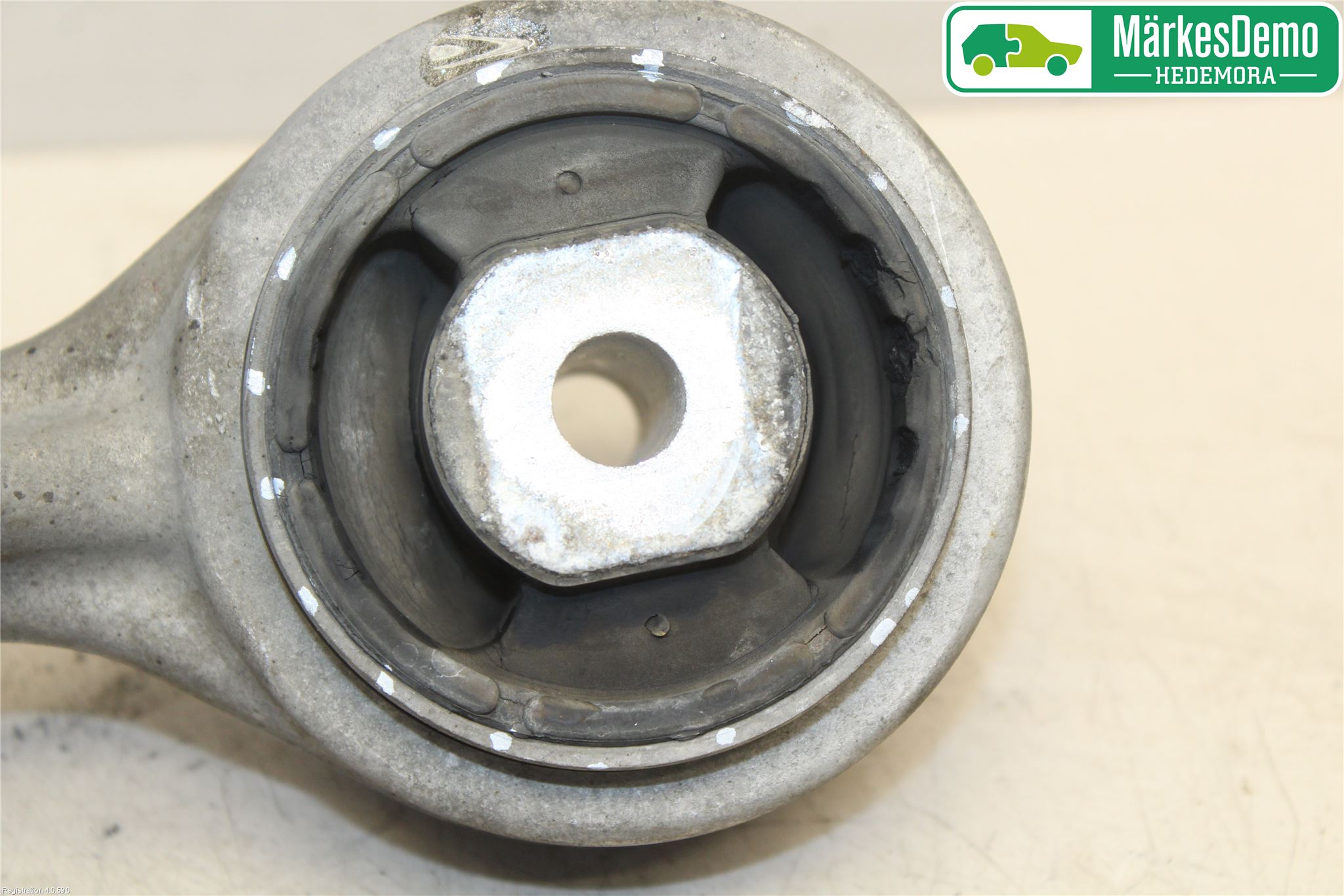 Jaguar XF 08-15 Bärarm Fram Undre Hö