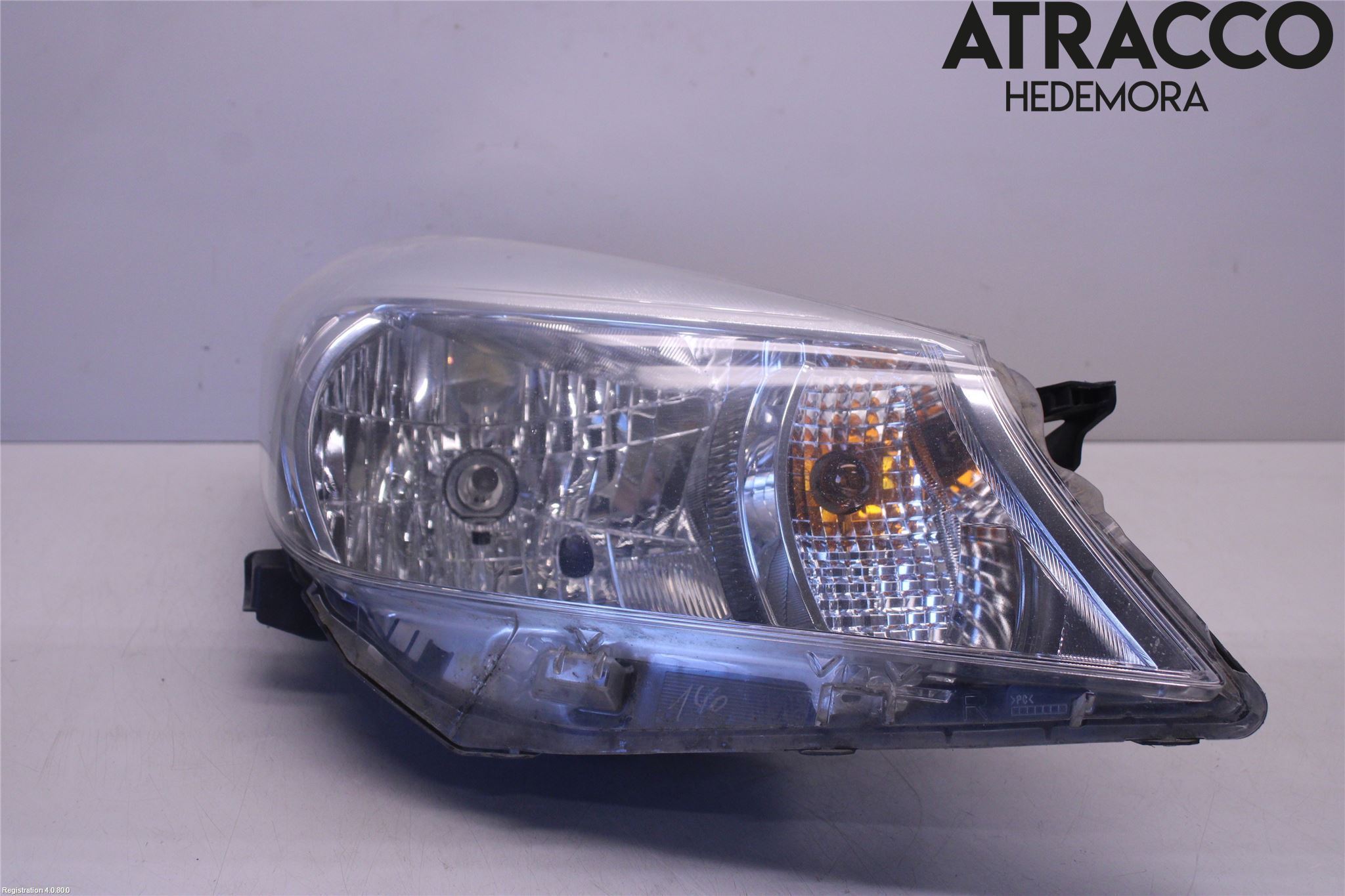 Toyota YARIS XP130 12-14 Strålkastare Höger