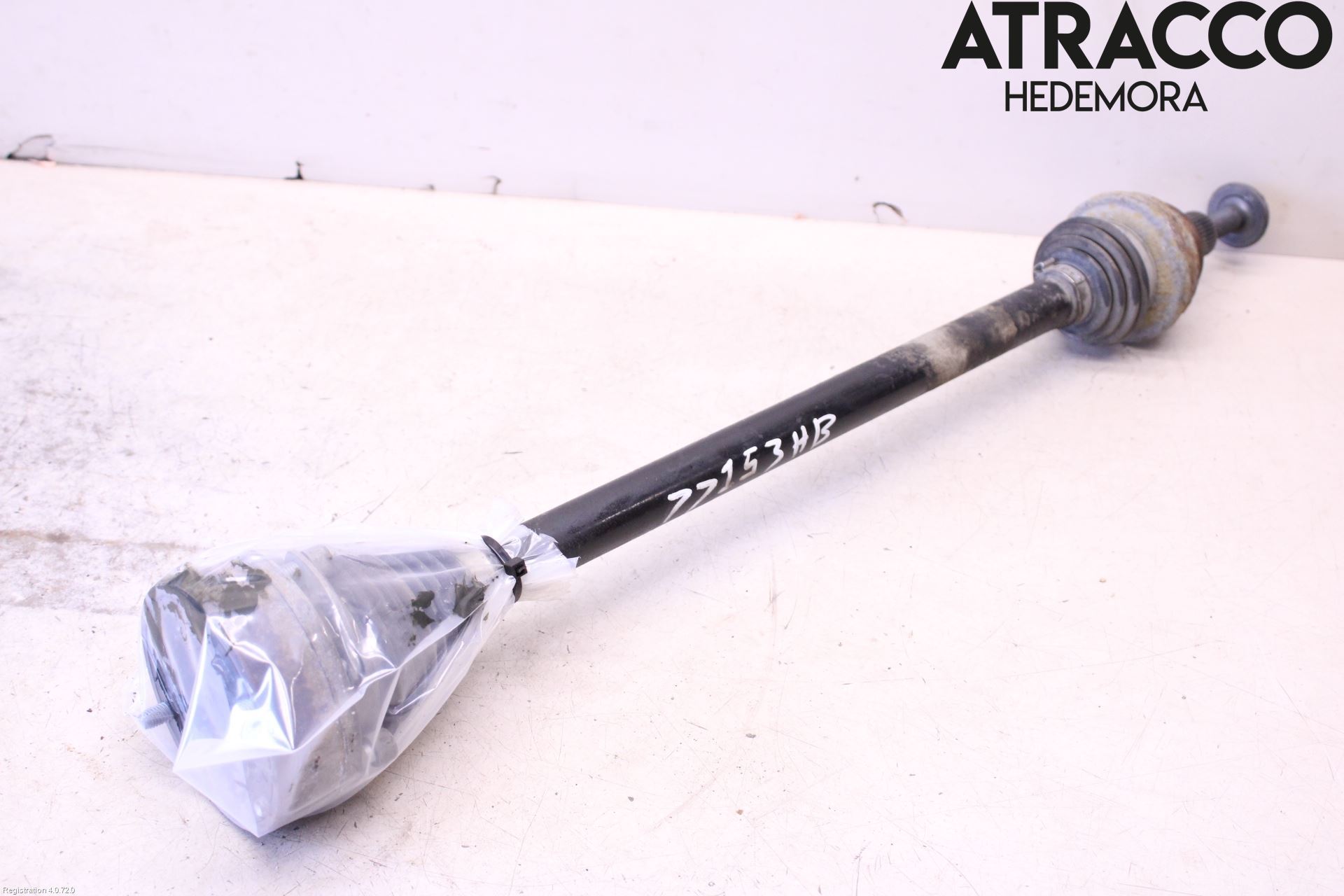 Volkswagen VW PASSAT 15-19 Drivaxel Bak Höger