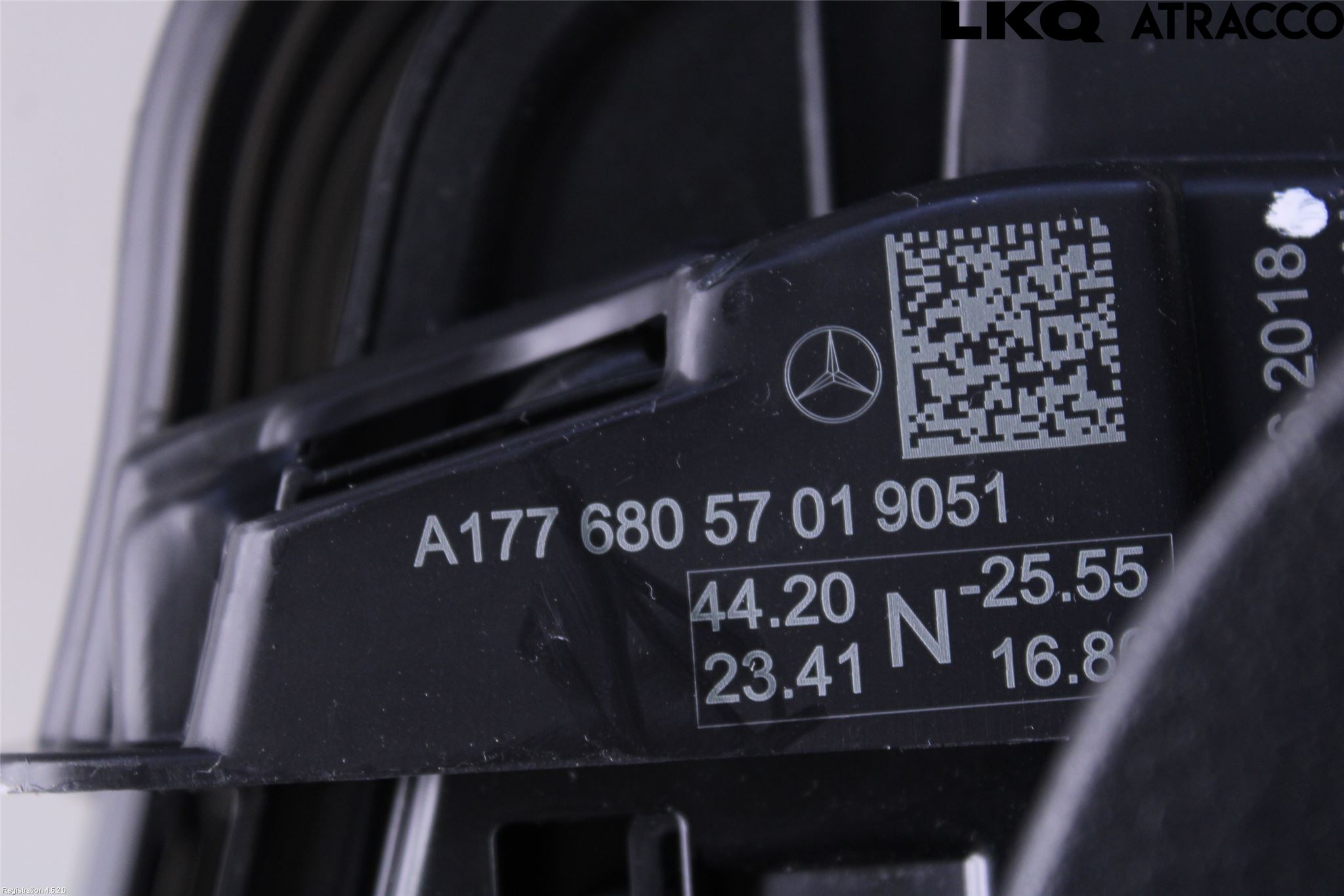 Mercedes-Benz MB A-KLASS (W177) 18- Instrumentkonsoll Mitt
