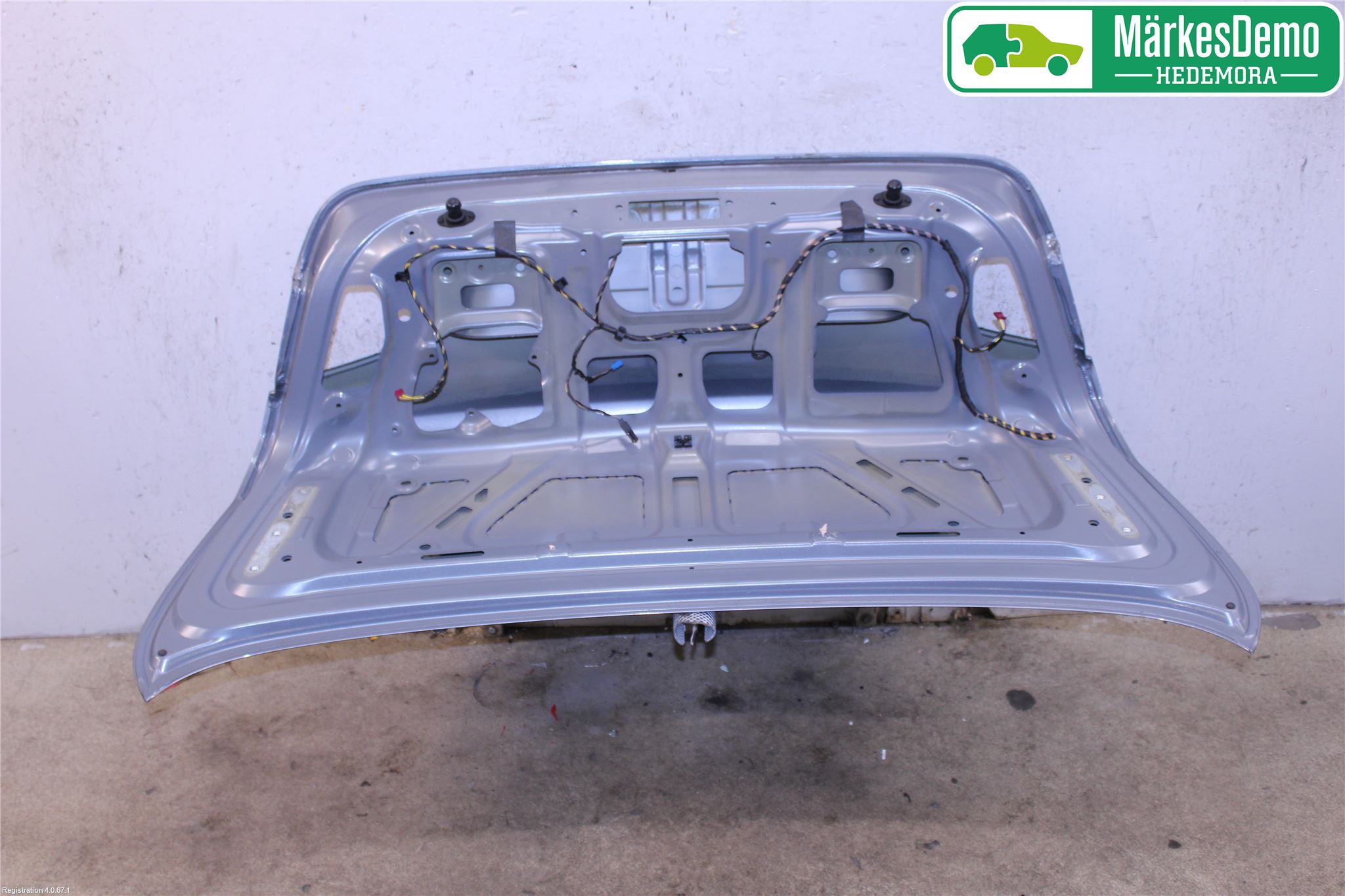 BMW 5 F10/F11/F18 09-17 Baklucka (Ej Med Ruta)
