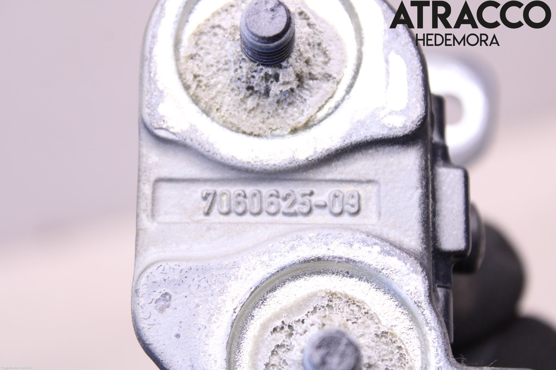 BMW X1 E84 10-15 Bakluckegångjärn Vä