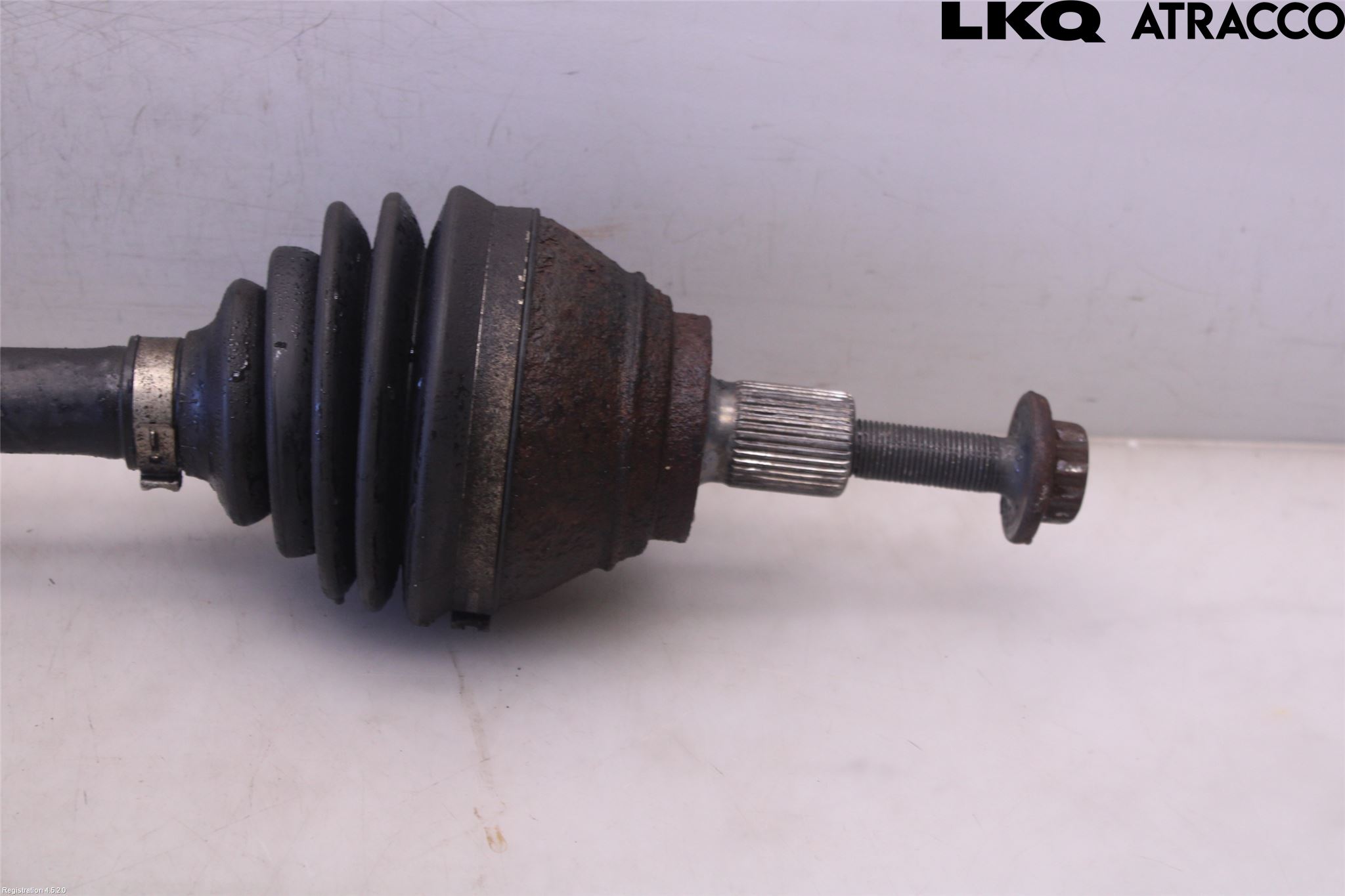 Volkswagen VW PASSAT 11-14 Drivaxel Fram Vänster