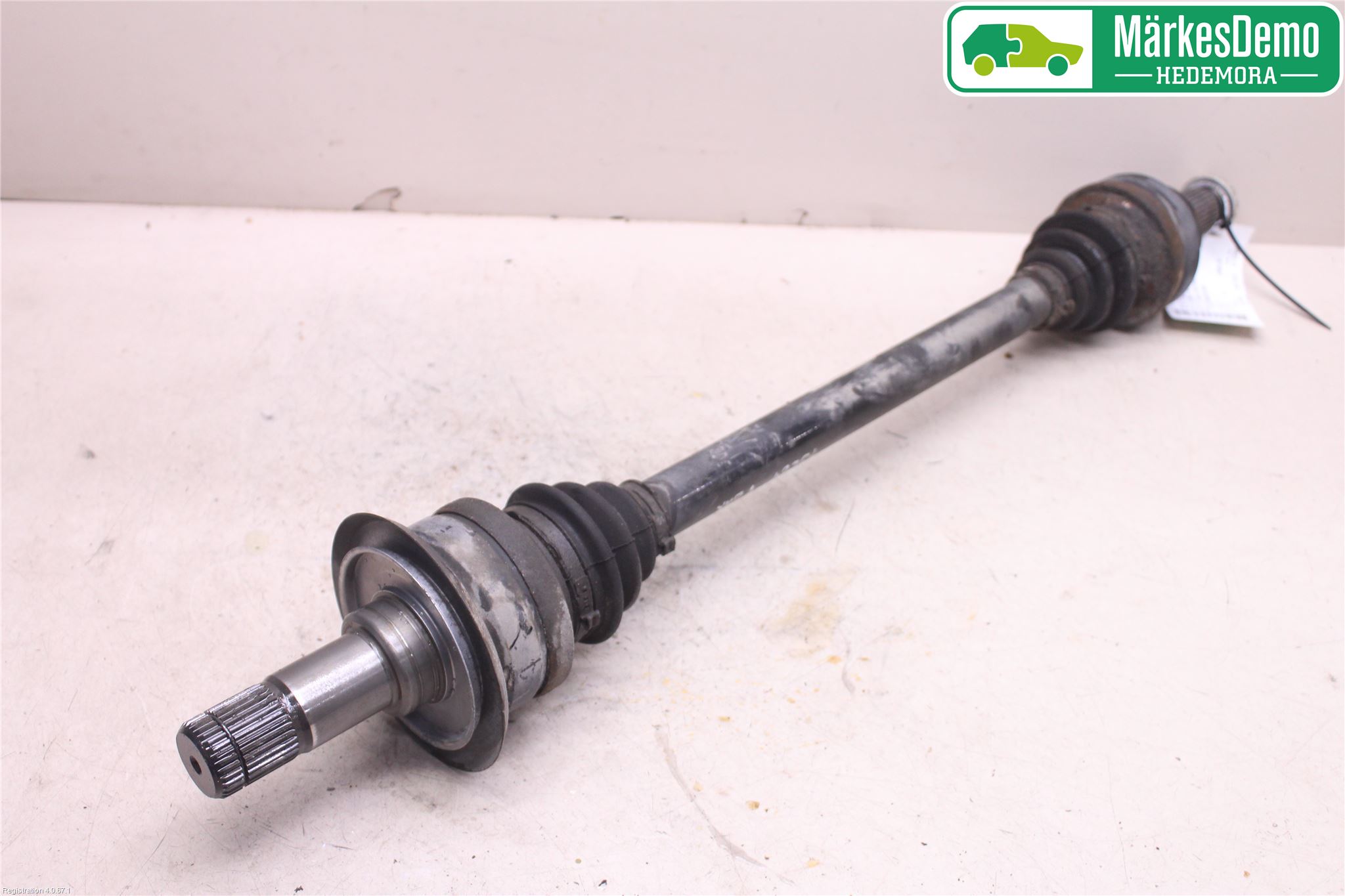 BMW 5 GT F07 09-17 Drivaxel Bak Vänster