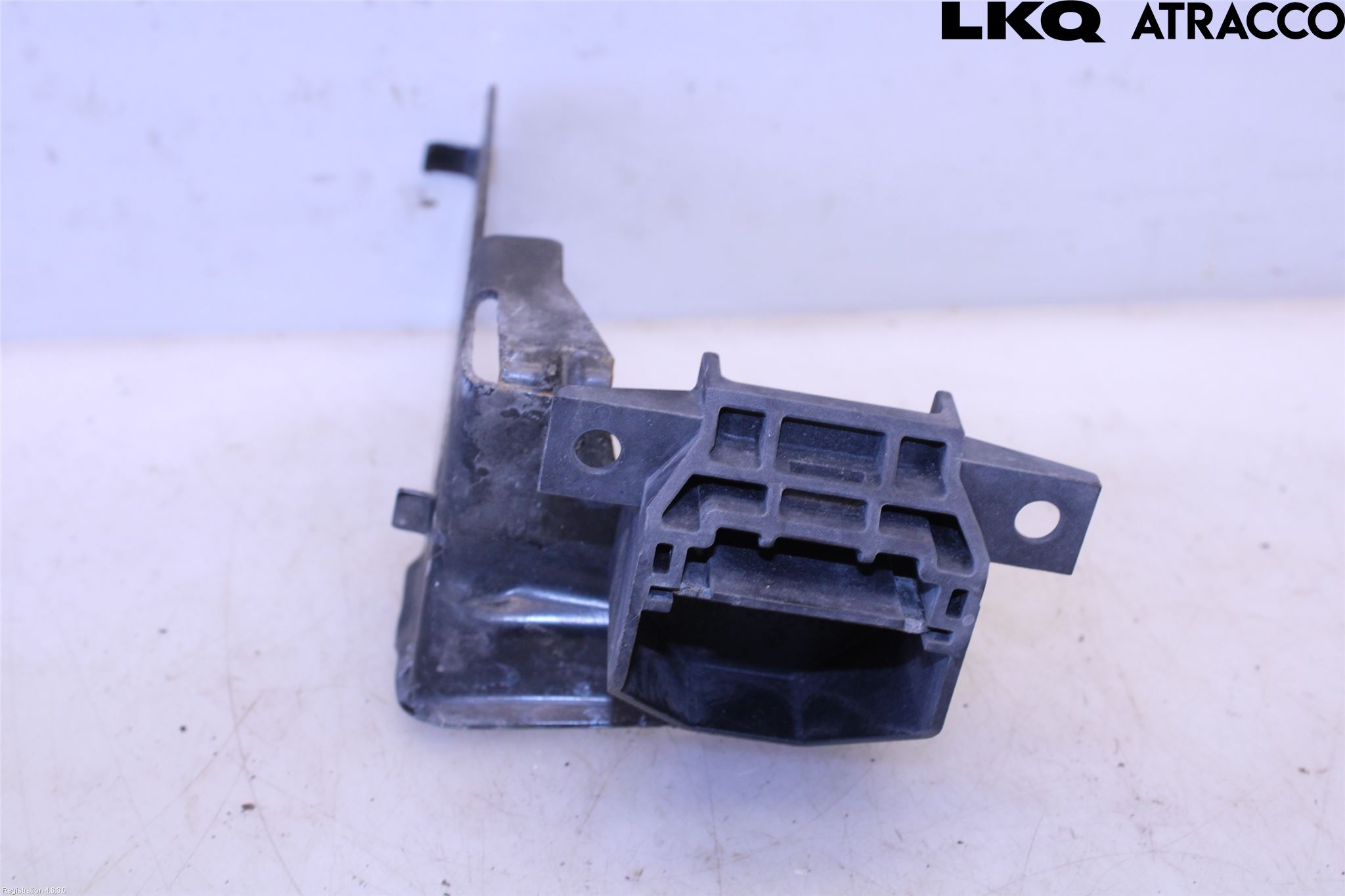 BMW 3 E90/91 SED/TOU 05-12 Kylarfäste-Ram-Balk