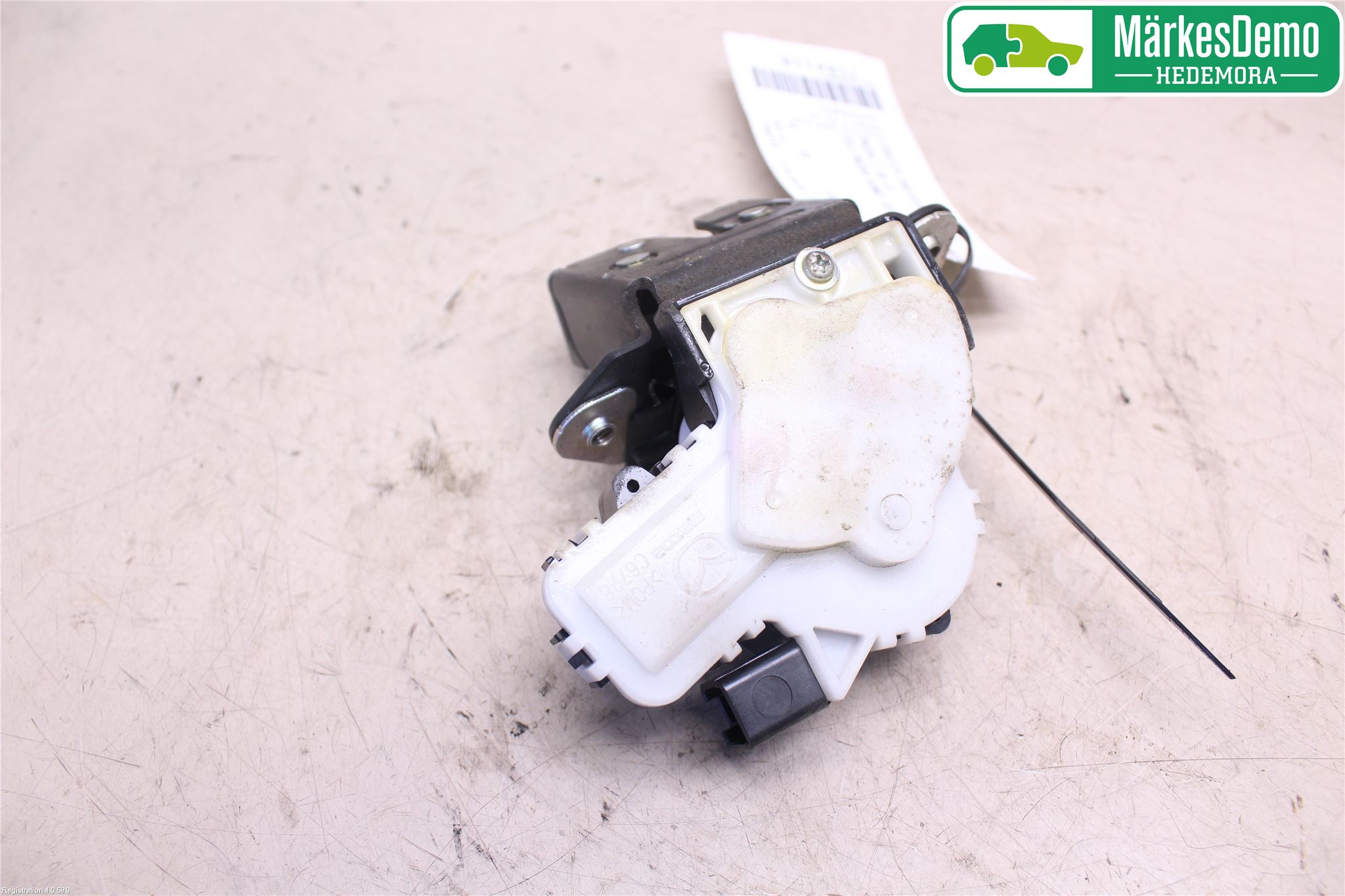 Mazda 2 (DE) 08-15 Låskista Baklucka