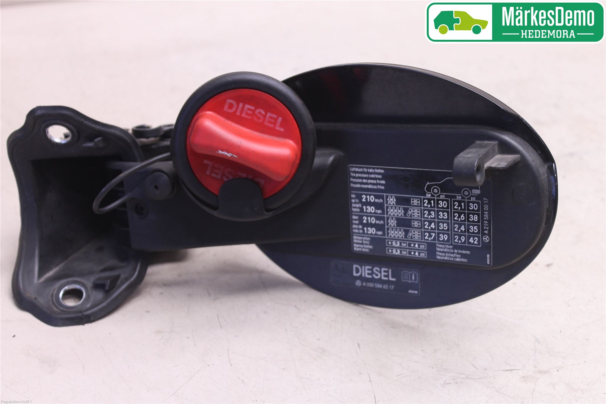 Mercedes-Benz MB CLS (C219) 03-11 Tanklucka