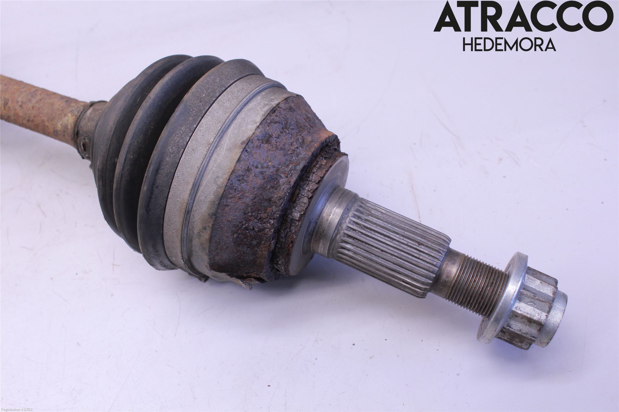 Porsche CAYENNE 03- Drivaxel Fram Höger