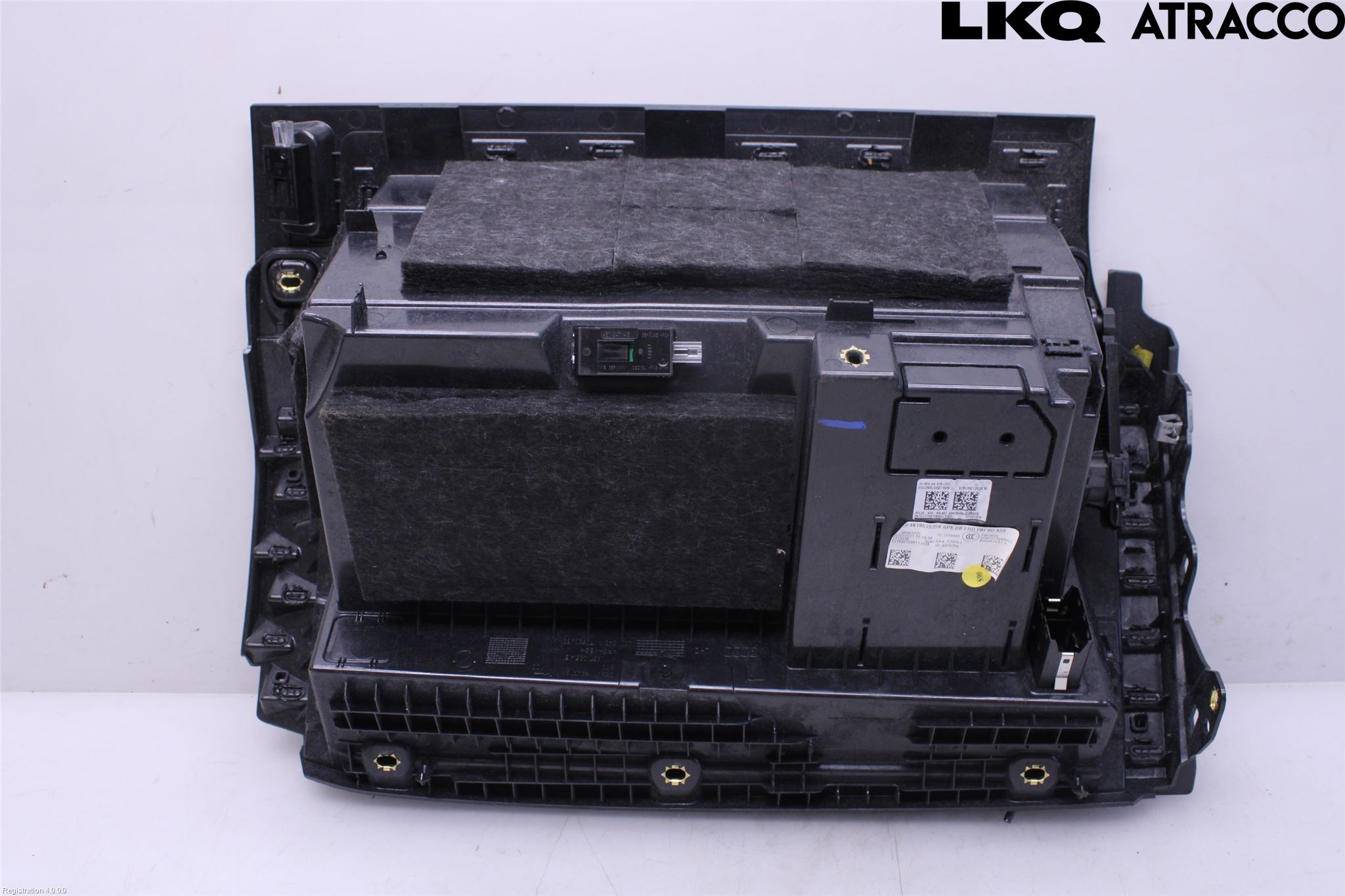 Audi A6 F2/C8 19- Handskfack