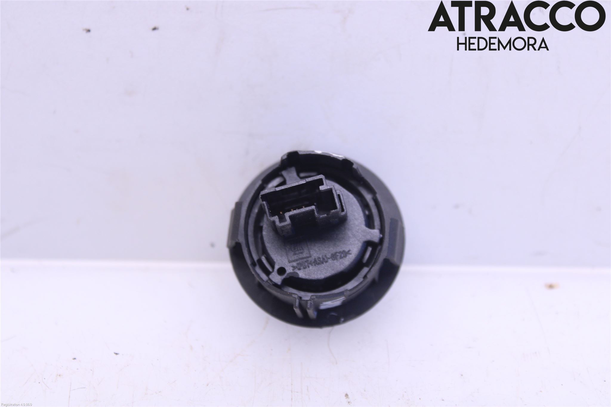 Opel INSIGNIA 09-16 Strömställare Baklucka