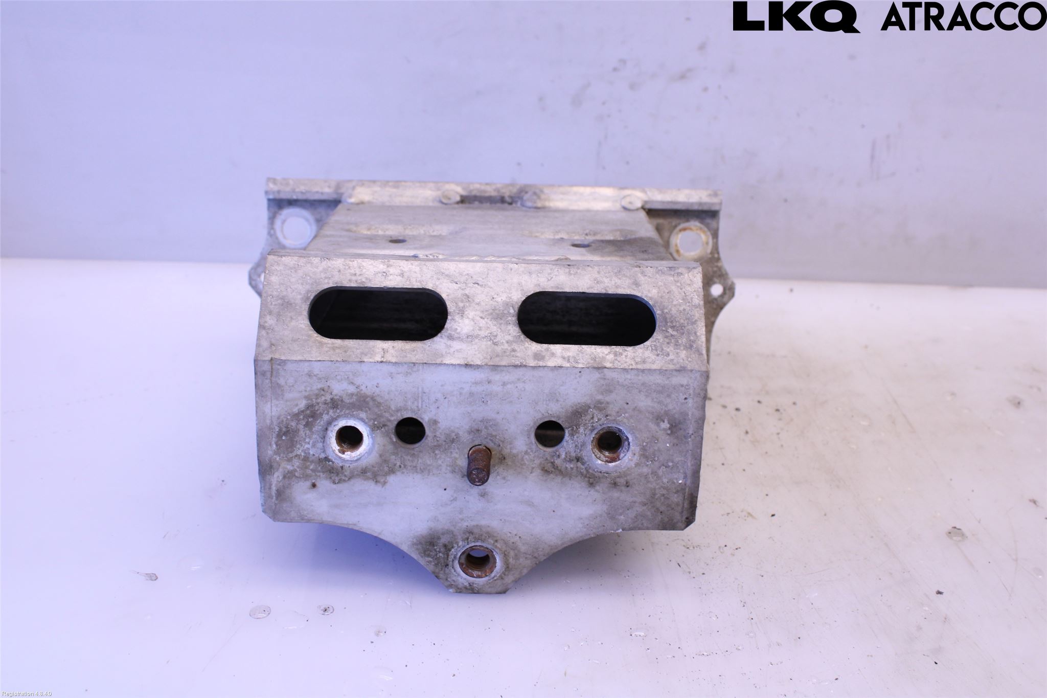 Lexus LS 460/600H 07-17 Stötfångarbärjärn Fram